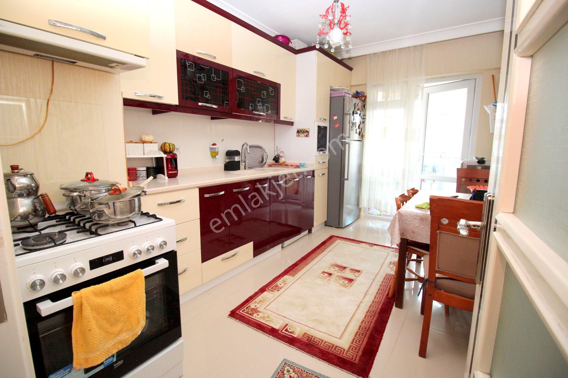 Emre Emlaktan Topçu Mahallesinde Masrafsız Geniş Krediye Uygun Satılık 3+1 Daire - Görsel 3