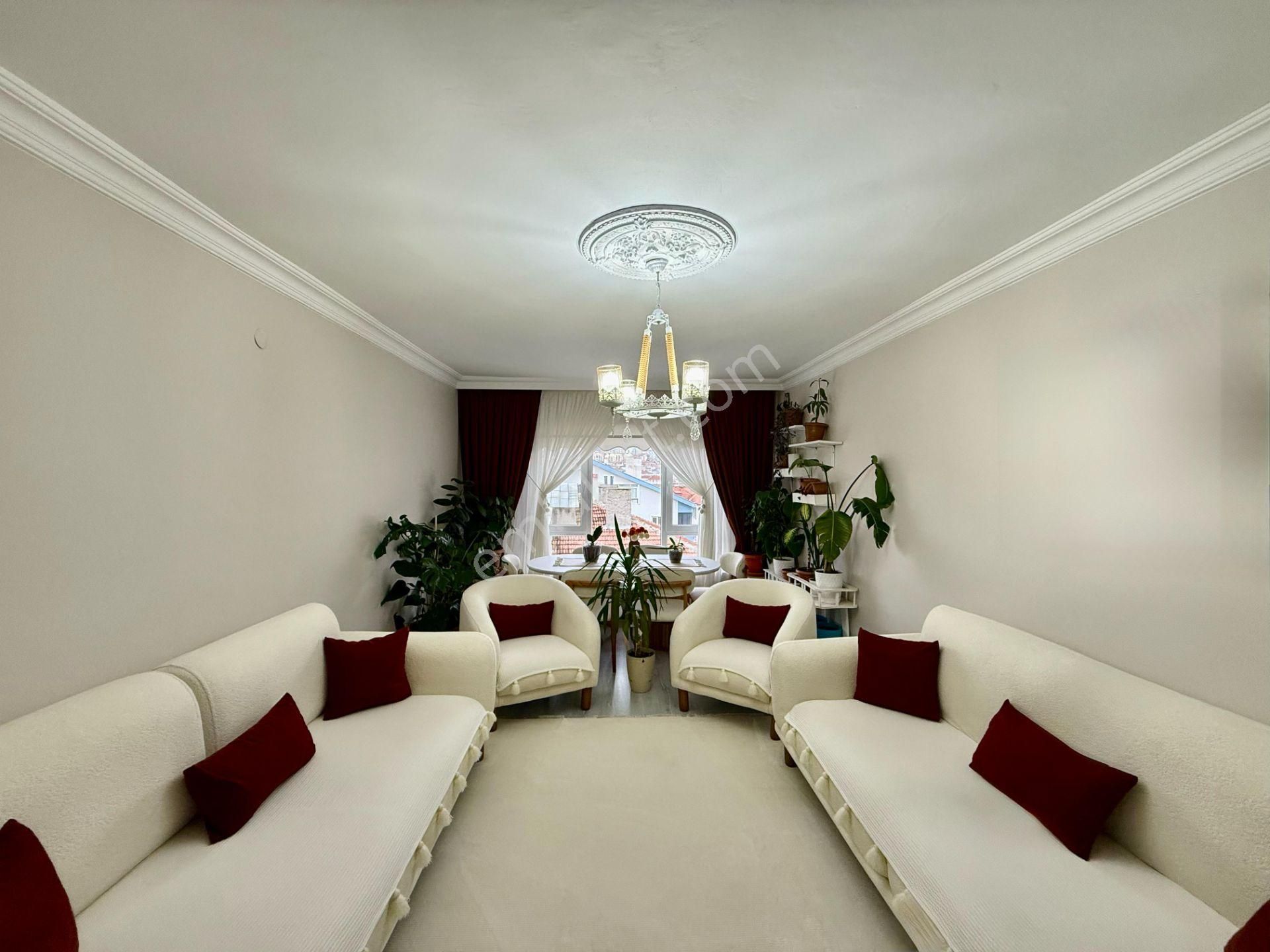 Nam-ak Emlak'tan Merkezde 3.kat Güney Cephe Masrafsız 3+1 Daire