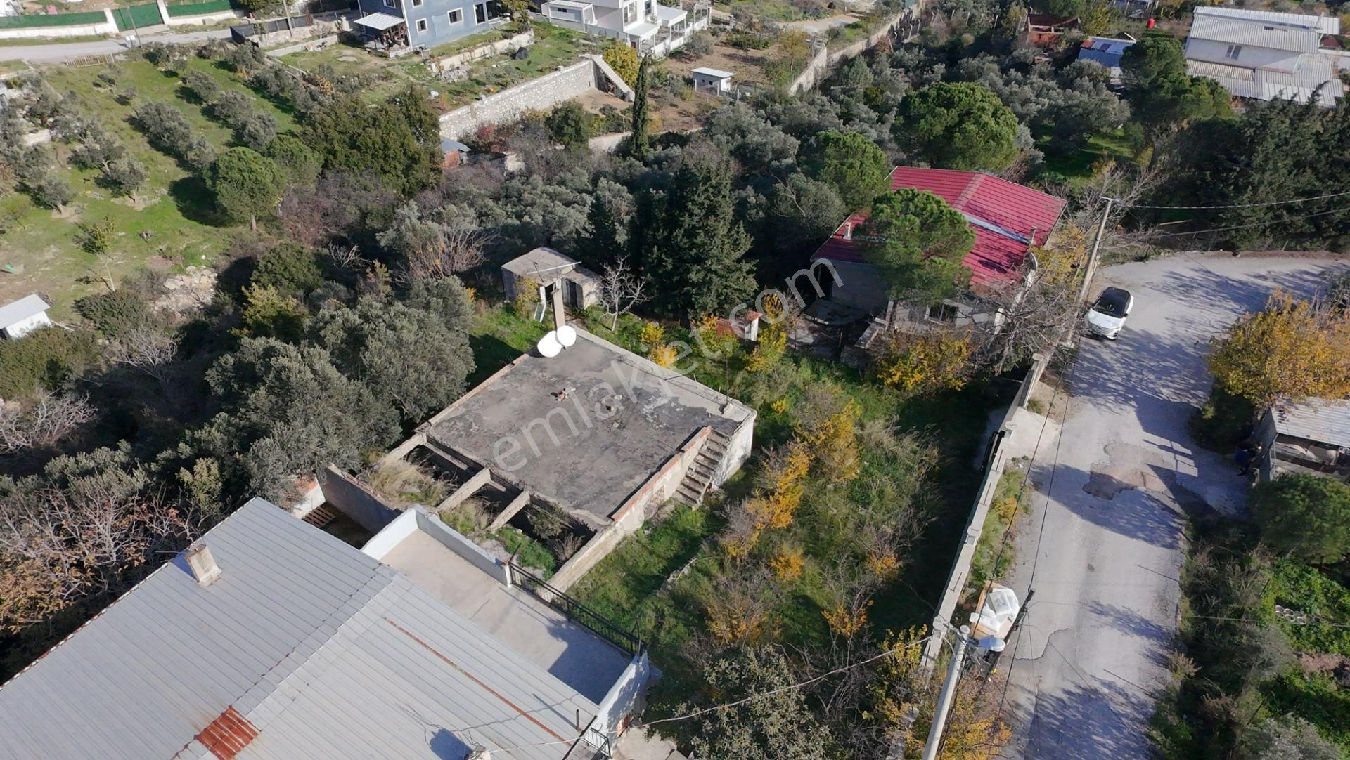 Menderes Görece Ata Mah. 1028 M² Arsa İçinde 100 M² +70 M² Yapılı Kullanımlı Resmi Numaratajlı Mülk - Görsel 9