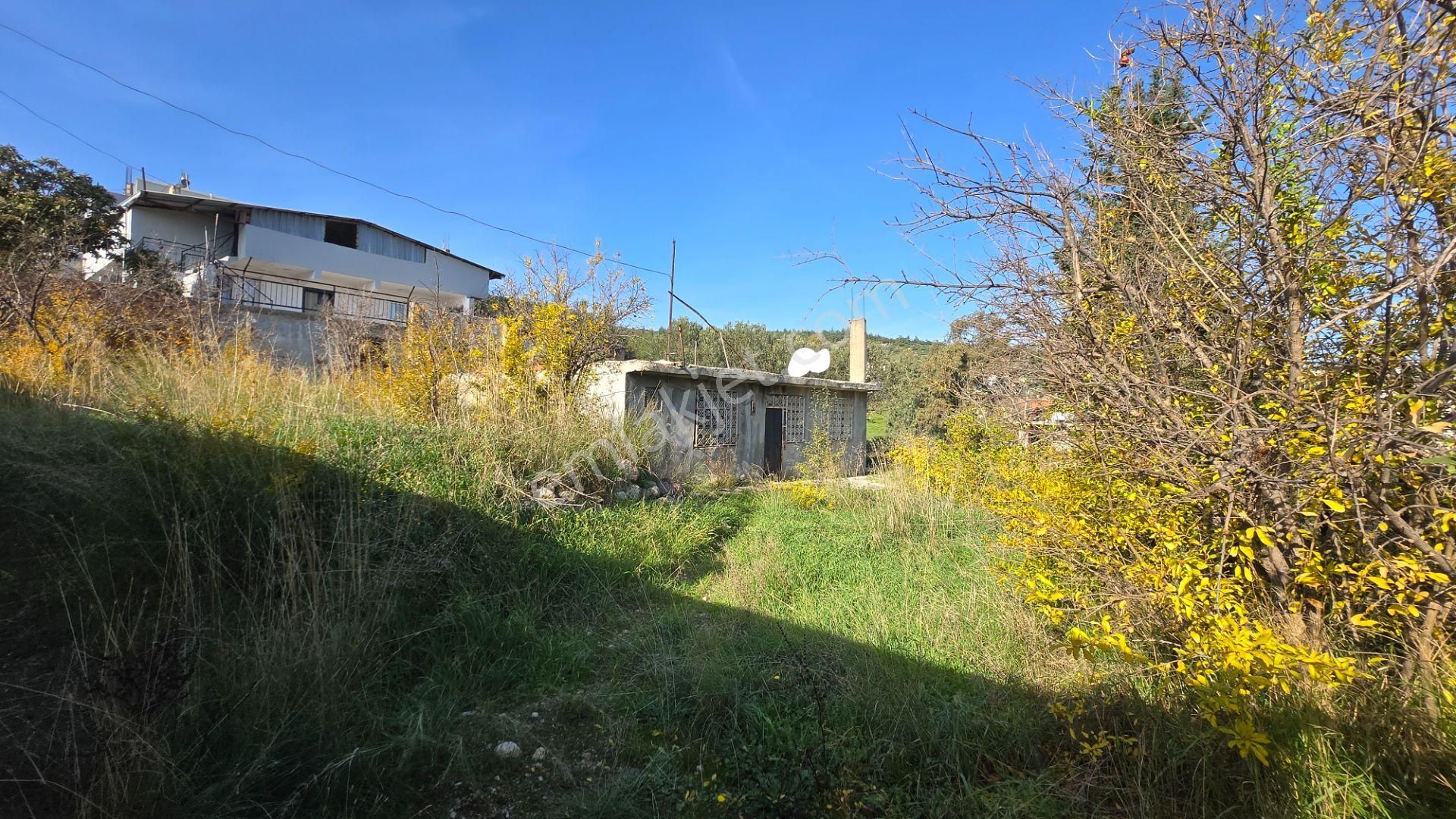 Menderes Görece Ata Mah. 1028 M² Arsa İçinde 100 M² +70 M² Yapılı Kullanımlı Resmi Numaratajlı Mülk - Görsel 25