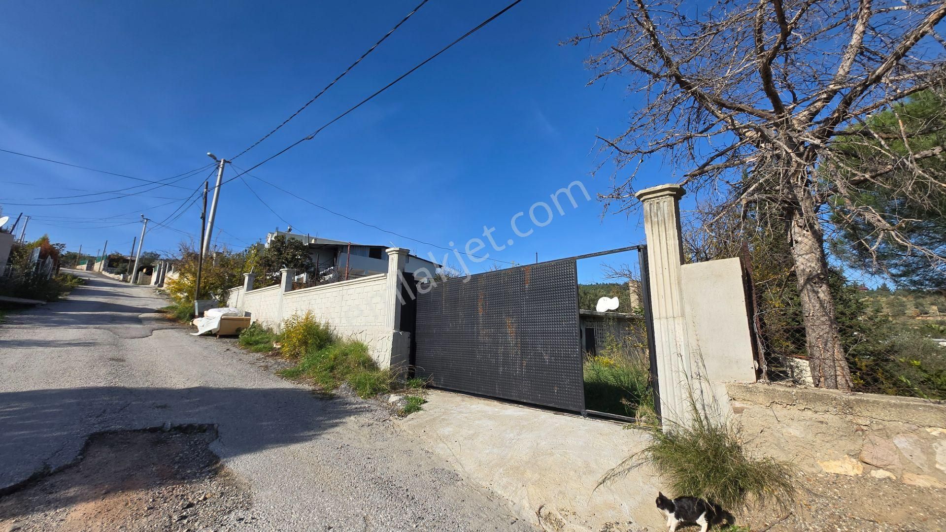 Menderes Görece Ata Mah. 1028 M² Arsa İçinde 100 M² +70 M² Yapılı Kullanımlı Resmi Numaratajlı Mülk - Görsel 12