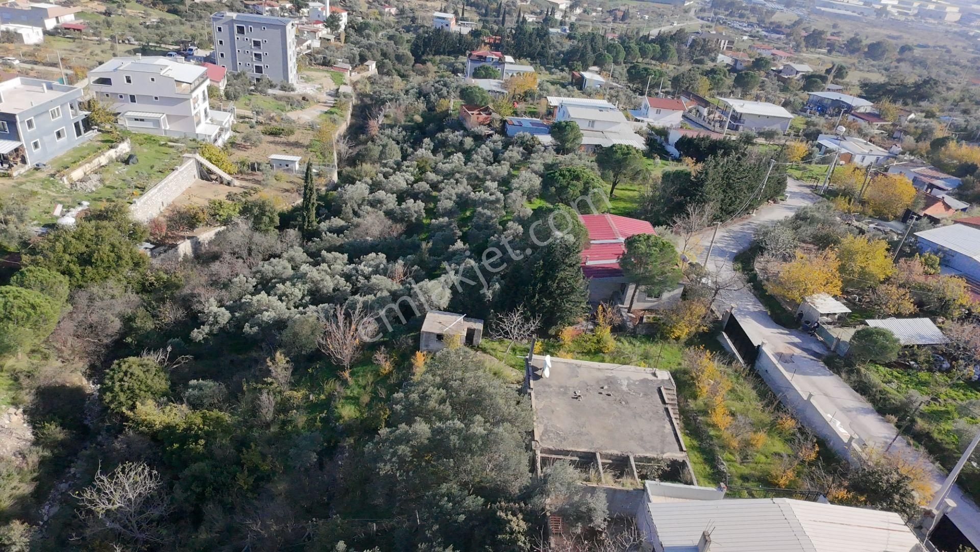 Menderes Görece Ata Mah. 1028 M² Arsa İçinde 100 M² +70 M² Yapılı Kullanımlı Resmi Numaratajlı Mülk - Görsel 30