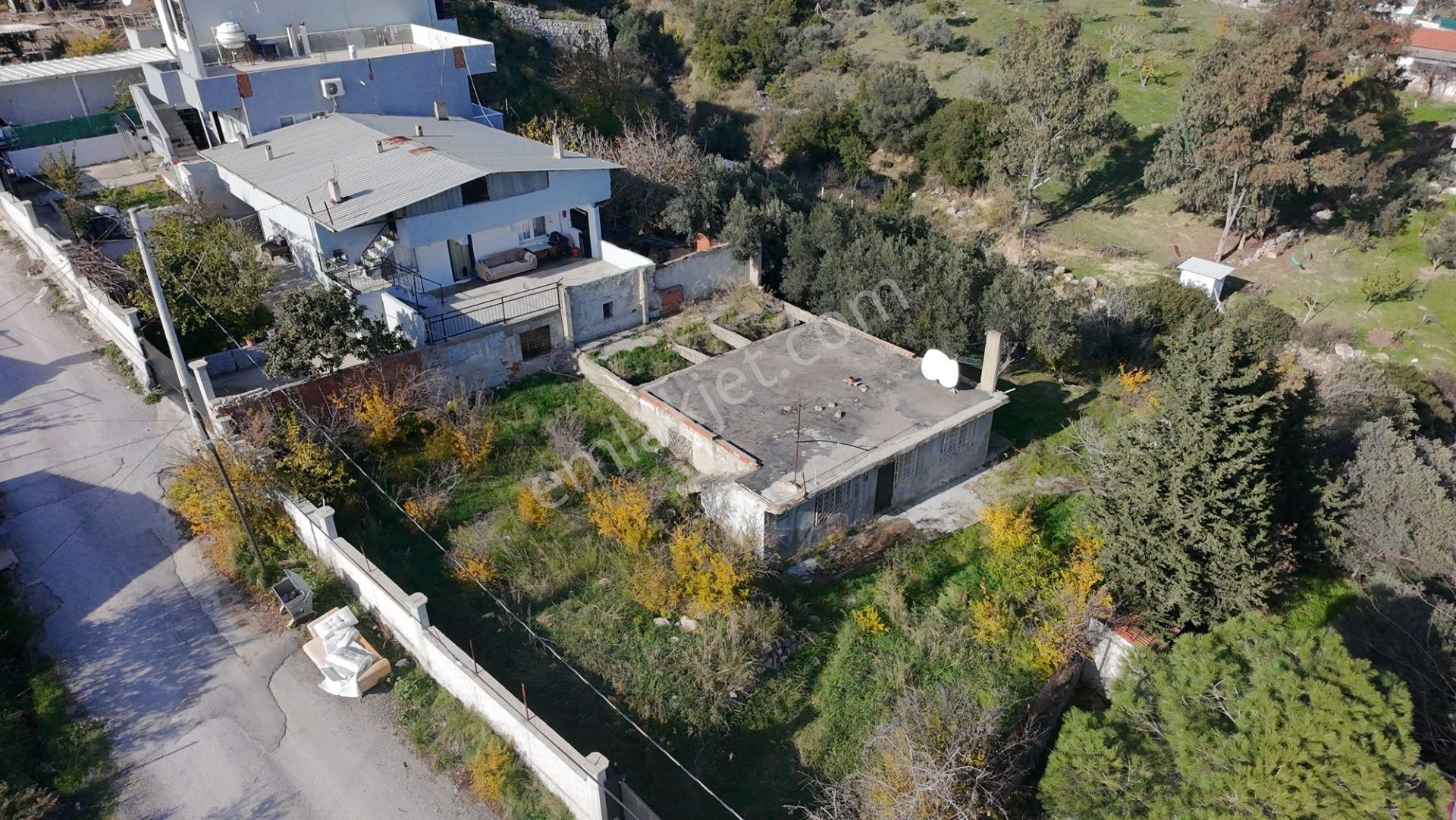 Menderes Görece Ata Mah. 1028 M² Arsa İçinde 100 M² +70 M² Yapılı Kullanımlı Resmi Numaratajlı Mülk