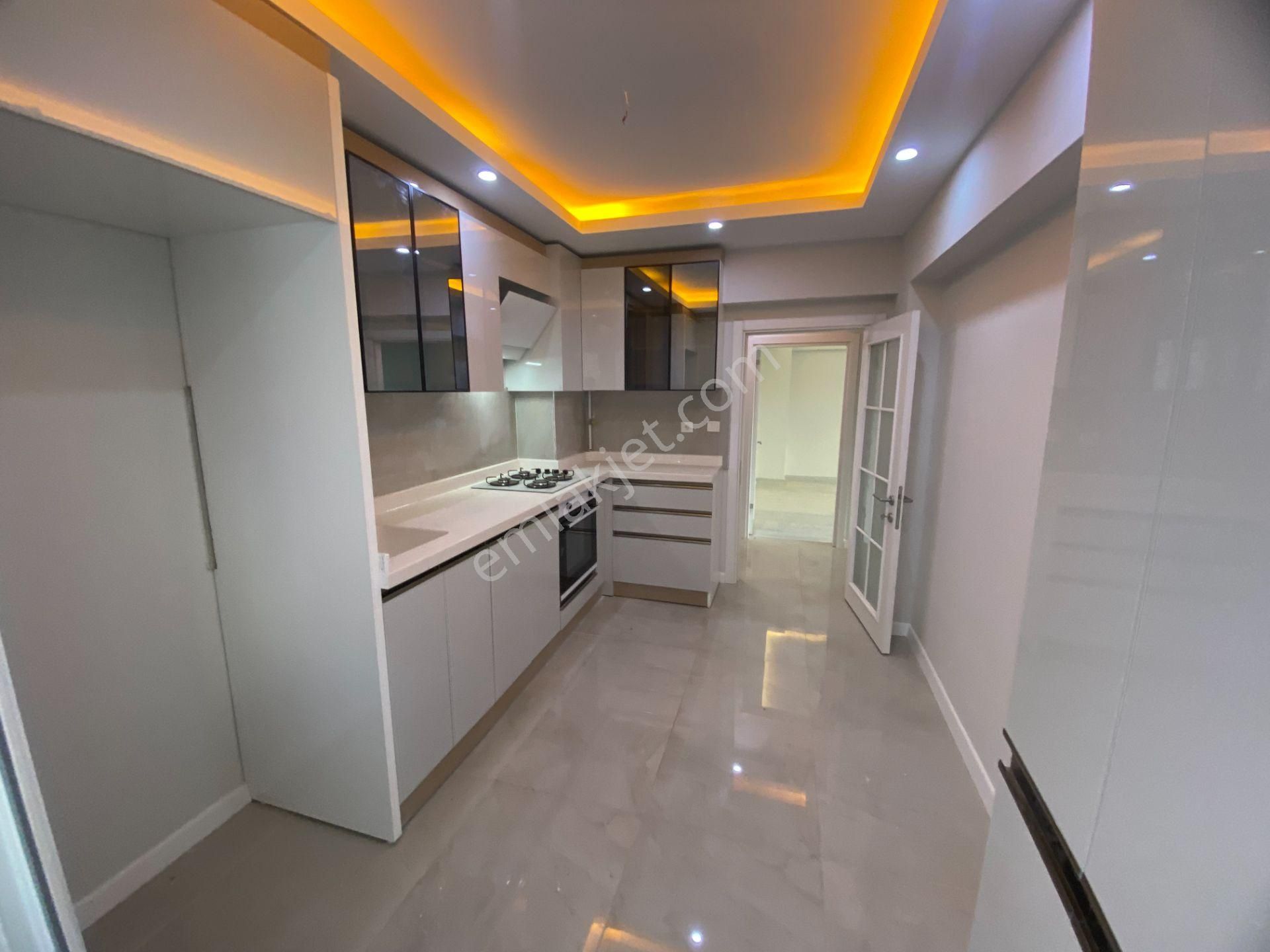 Salı Pazarına Yakın Ara Katta Ön Cephe Full+full 3+1 Daire - Görsel 3