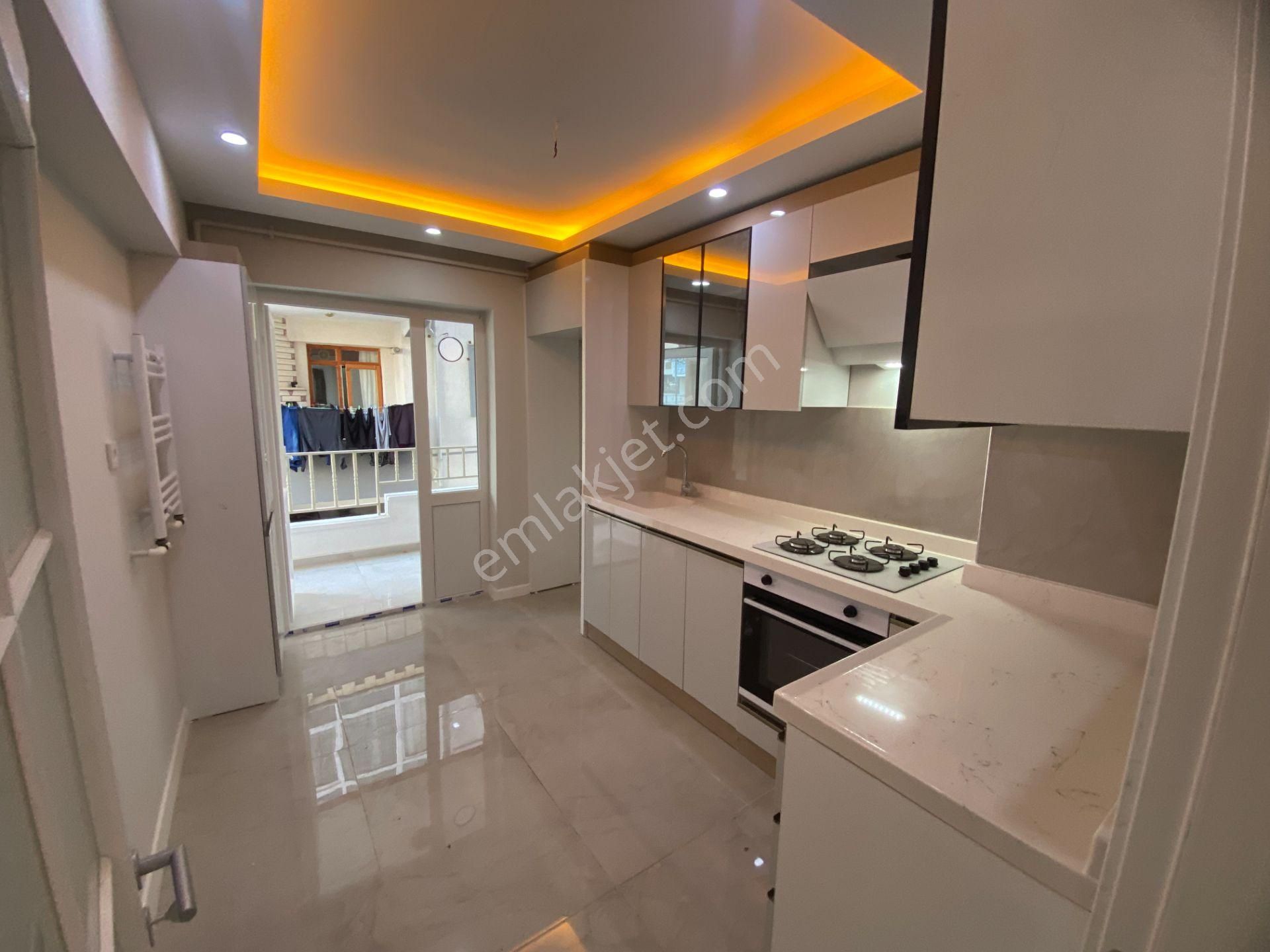 Salı Pazarına Yakın Ara Katta Ön Cephe Full+full 3+1 Daire - Görsel 9