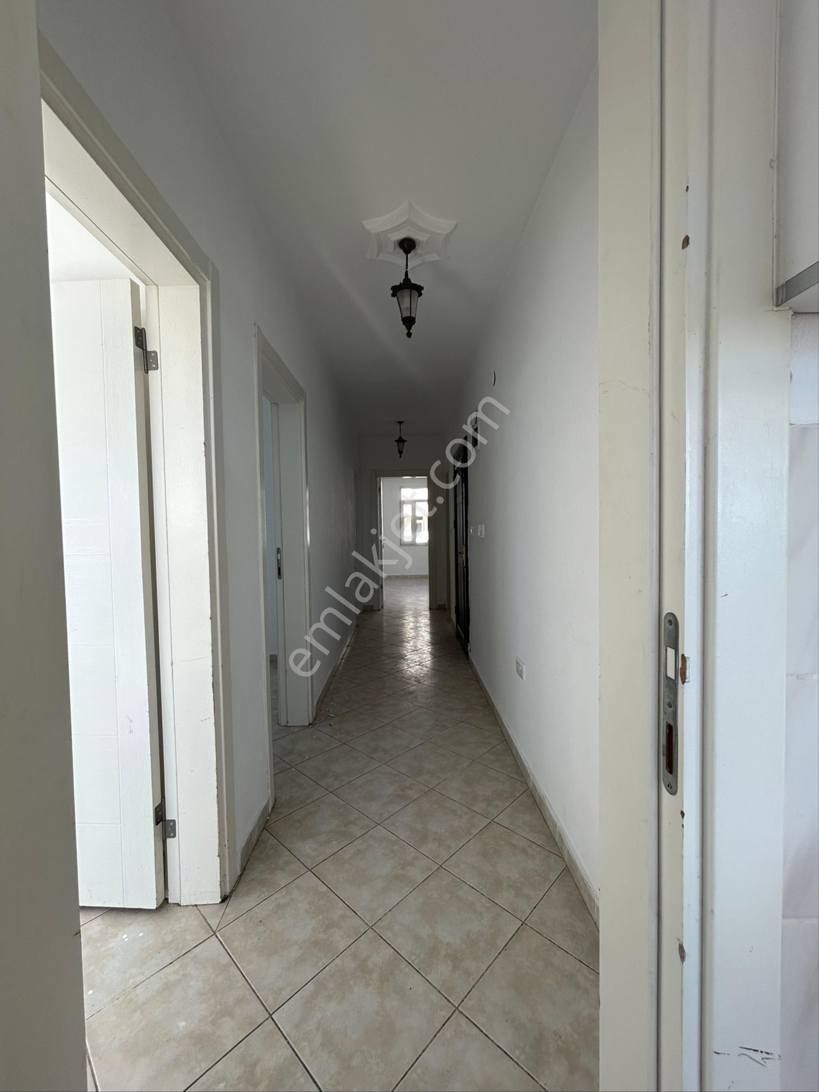 Mimar Sinan Mahallesi’nde Uzaktan Deniz Manzaralı 3+1 Kiralık Daire - Görsel 16