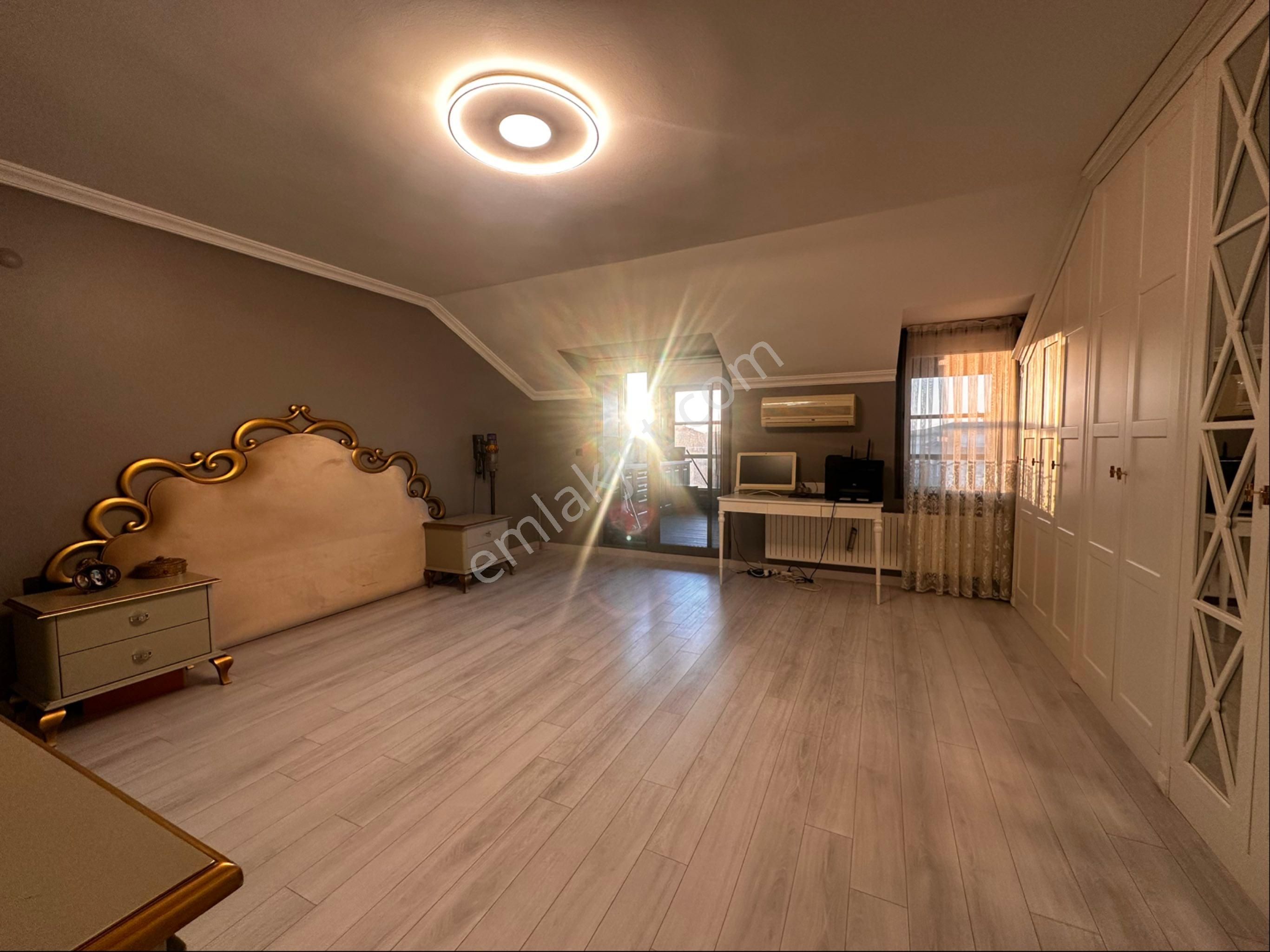 Büyükçekmece Fatih Mahallesi Gül Evleri Sitesi 5+1 Satılık Dubleks - Görsel 24