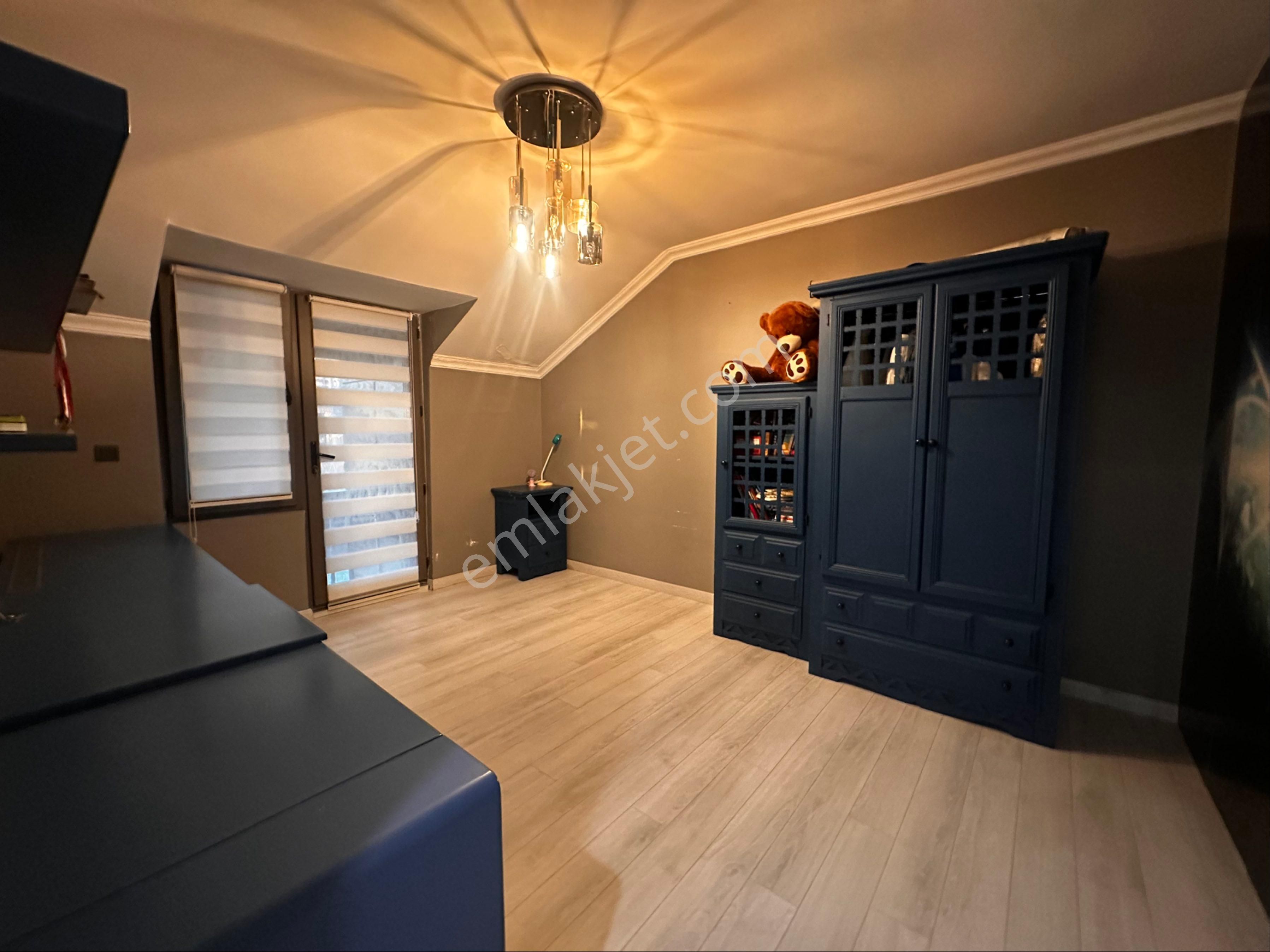 Büyükçekmece Fatih Mahallesi Gül Evleri Sitesi 5+1 Satılık Dubleks - Görsel 18