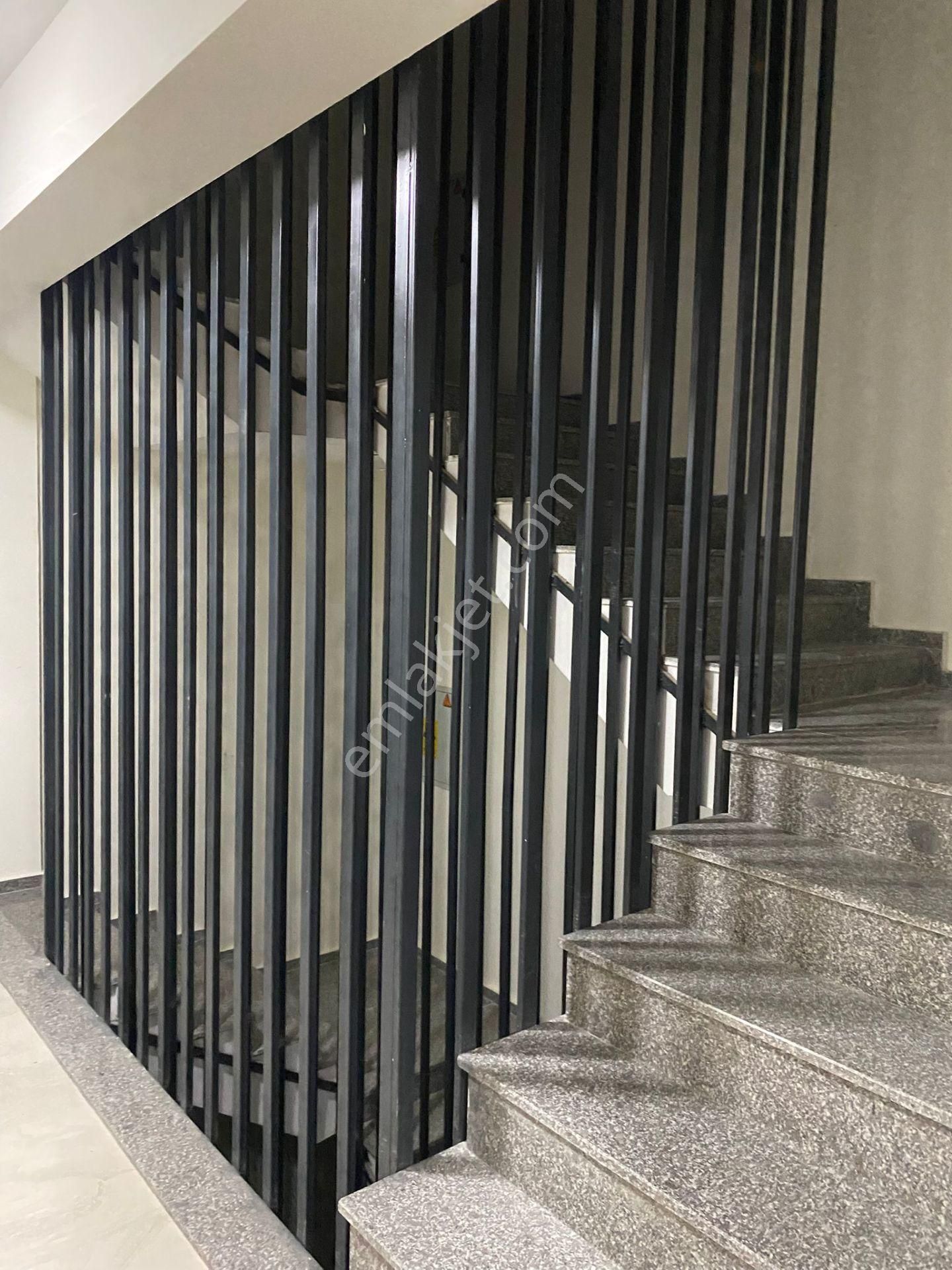 Çanakkale Merkez Karacaörende Satılık Geniş Teraslı 1+1 Daire! - Görsel 13