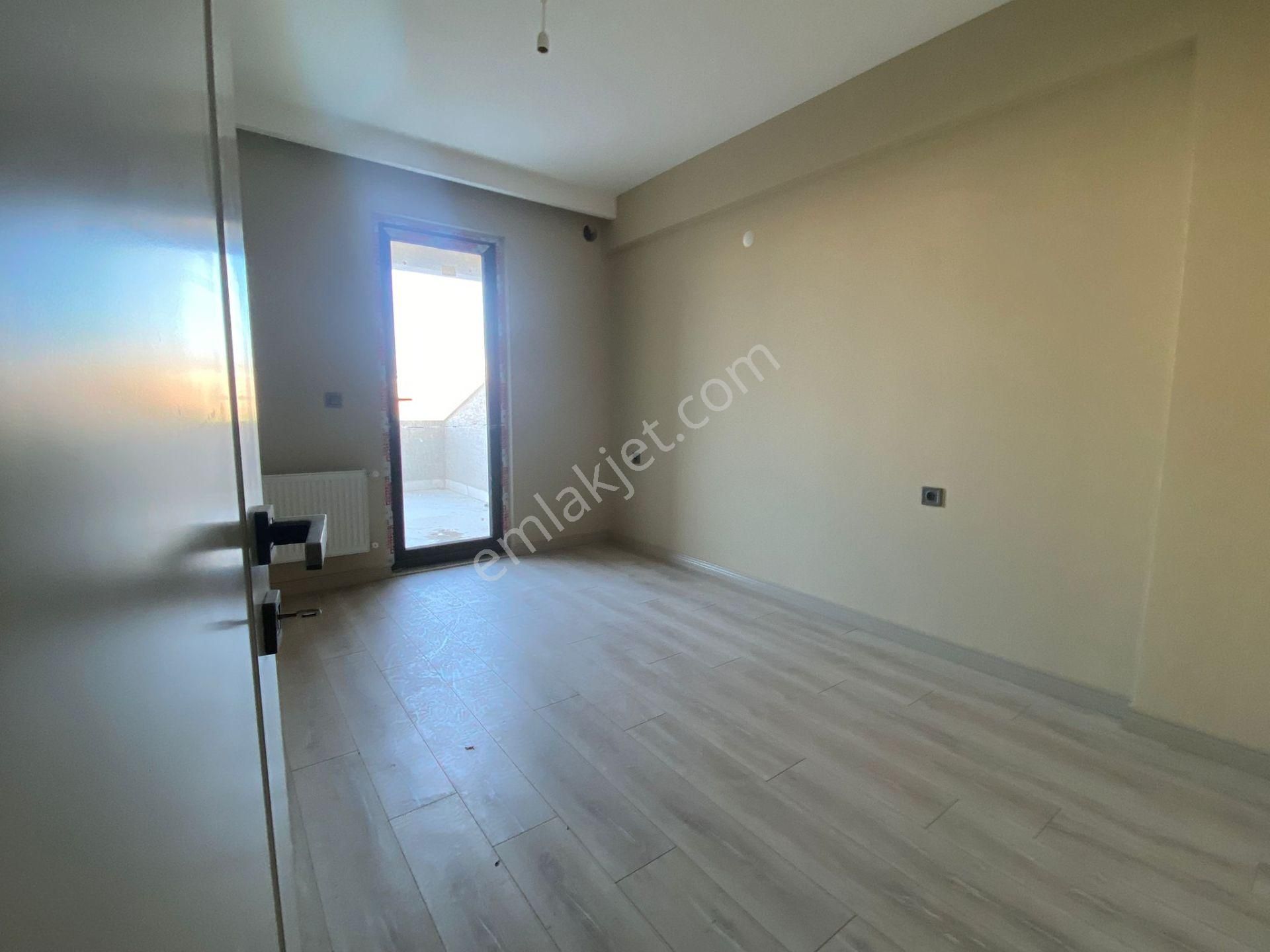 Çanakkale Merkez Karacaörende Satılık Geniş Teraslı 1+1 Daire! - Görsel 3