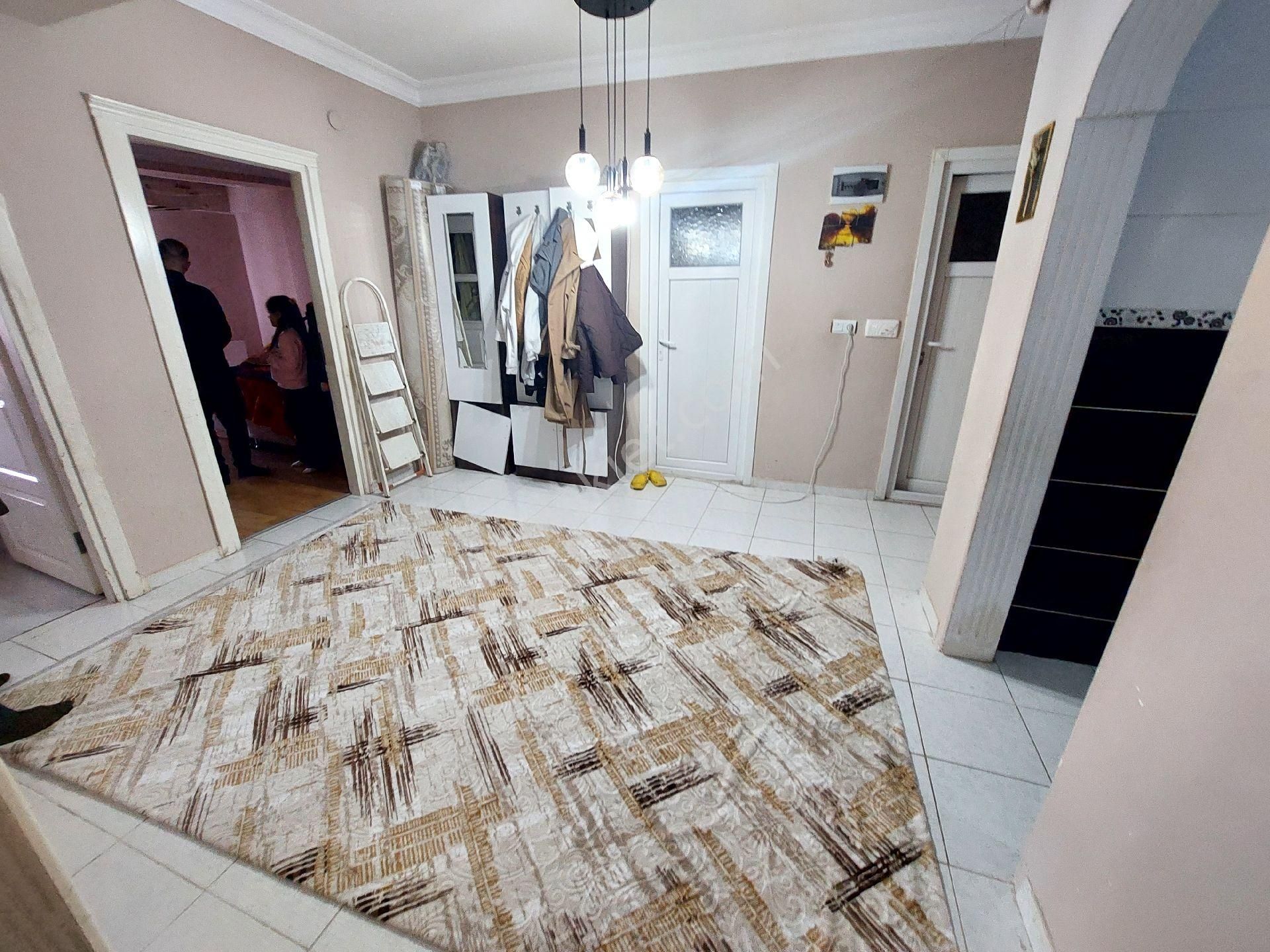 Gaziosmanpaşa Karayolları De Acil Satılık Daire Birinci Kat Balkonlu 2+1 100m2 - Görsel 14