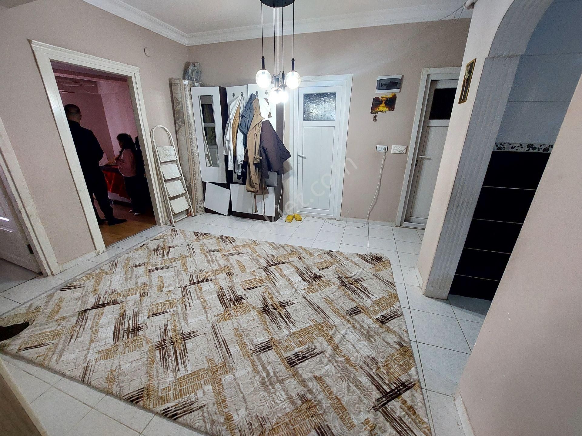 Gaziosmanpaşa Karayolları De Acil Satılık Daire Birinci Kat Balkonlu 2+1 100m2 - Görsel 13