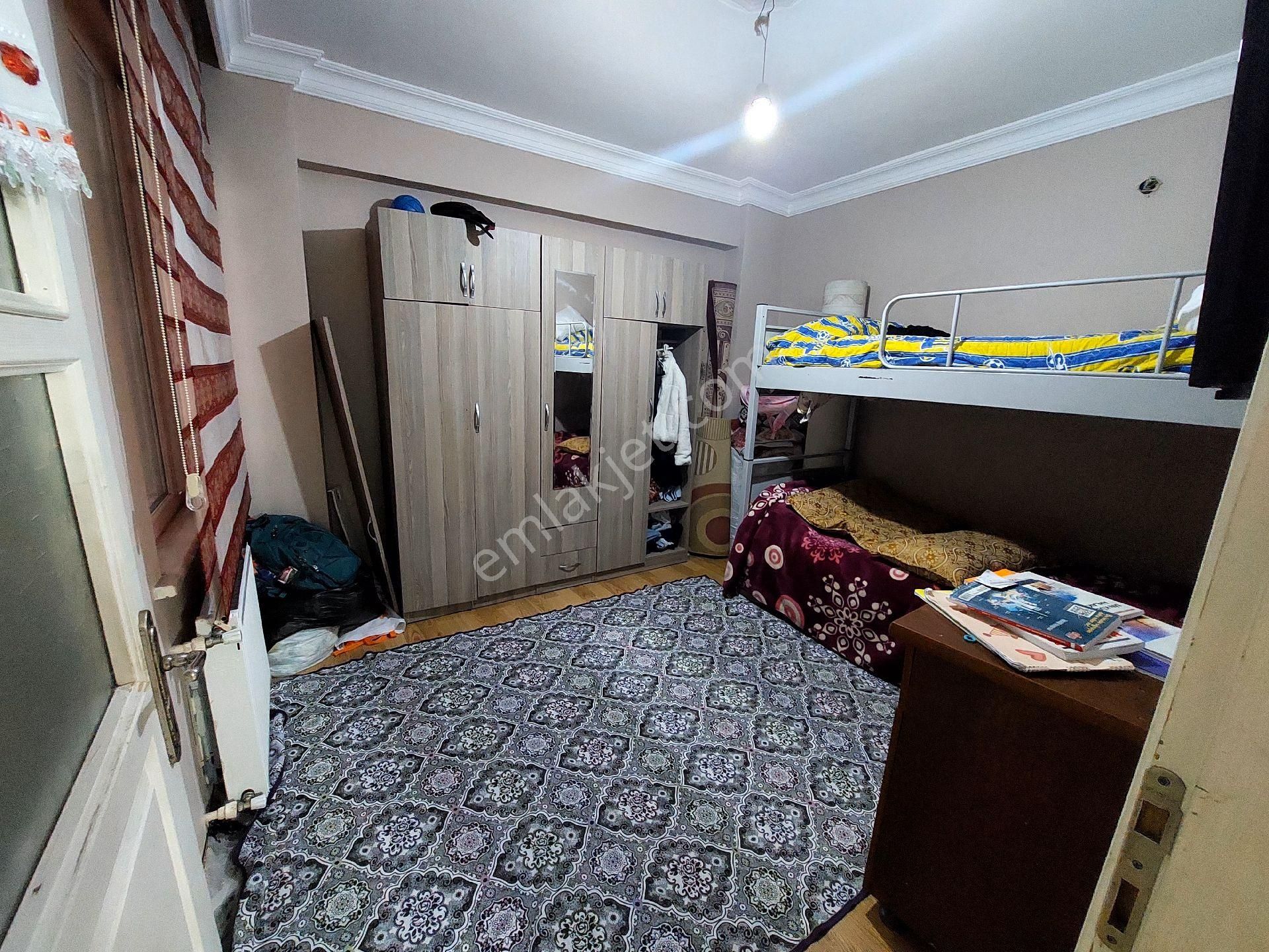 Gaziosmanpaşa Karayolları De Acil Satılık Daire Birinci Kat Balkonlu 2+1 100m2 - Görsel 8