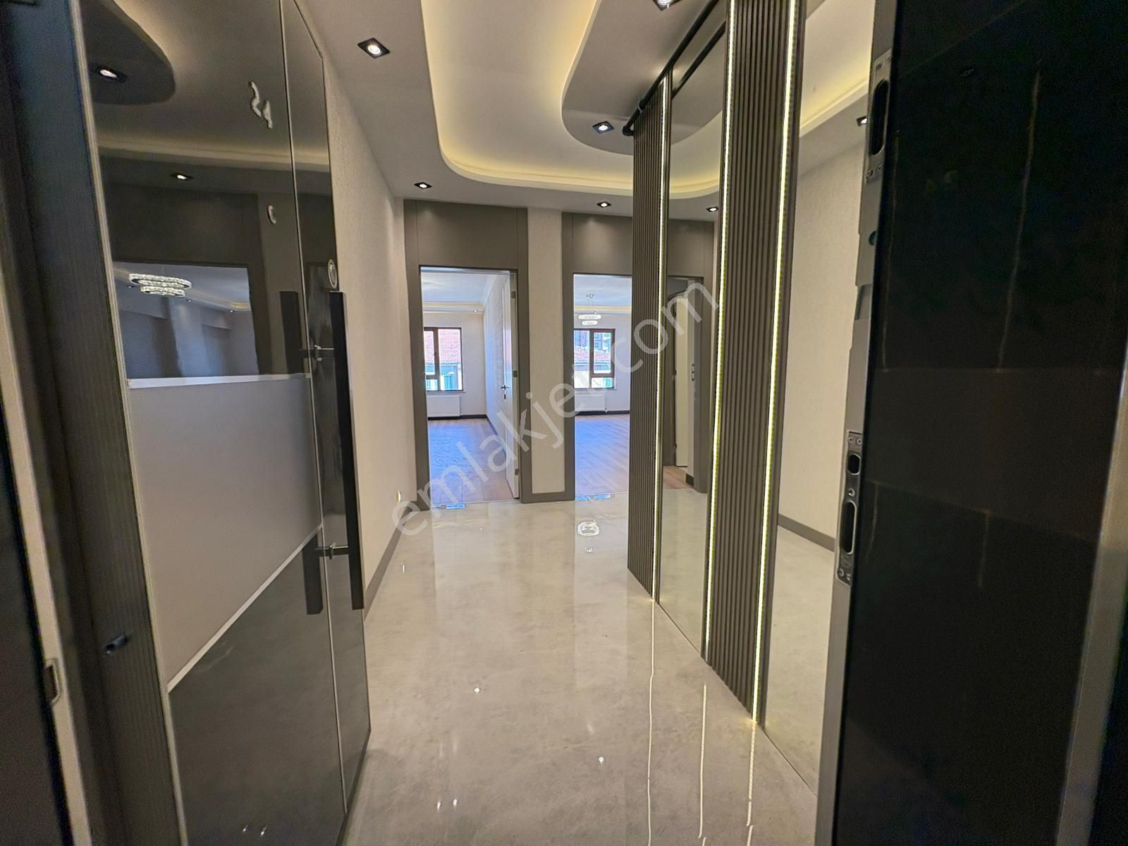 Hakim Evi Yakını 3+1+2bany Geniş Metrj Ultra Lüks Orjinal Bağmsz - Görsel 31