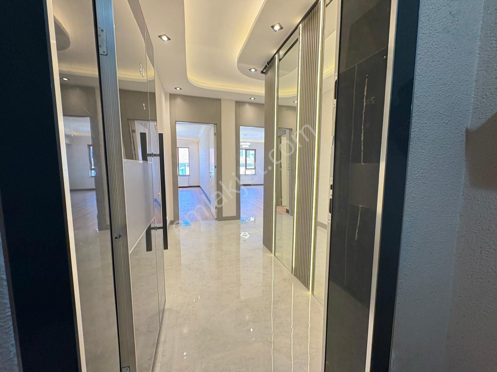 Hakim Evi Yakını 3+1+2bany Geniş Metrj Ultra Lüks Orjinal Bağmsz - Görsel 35