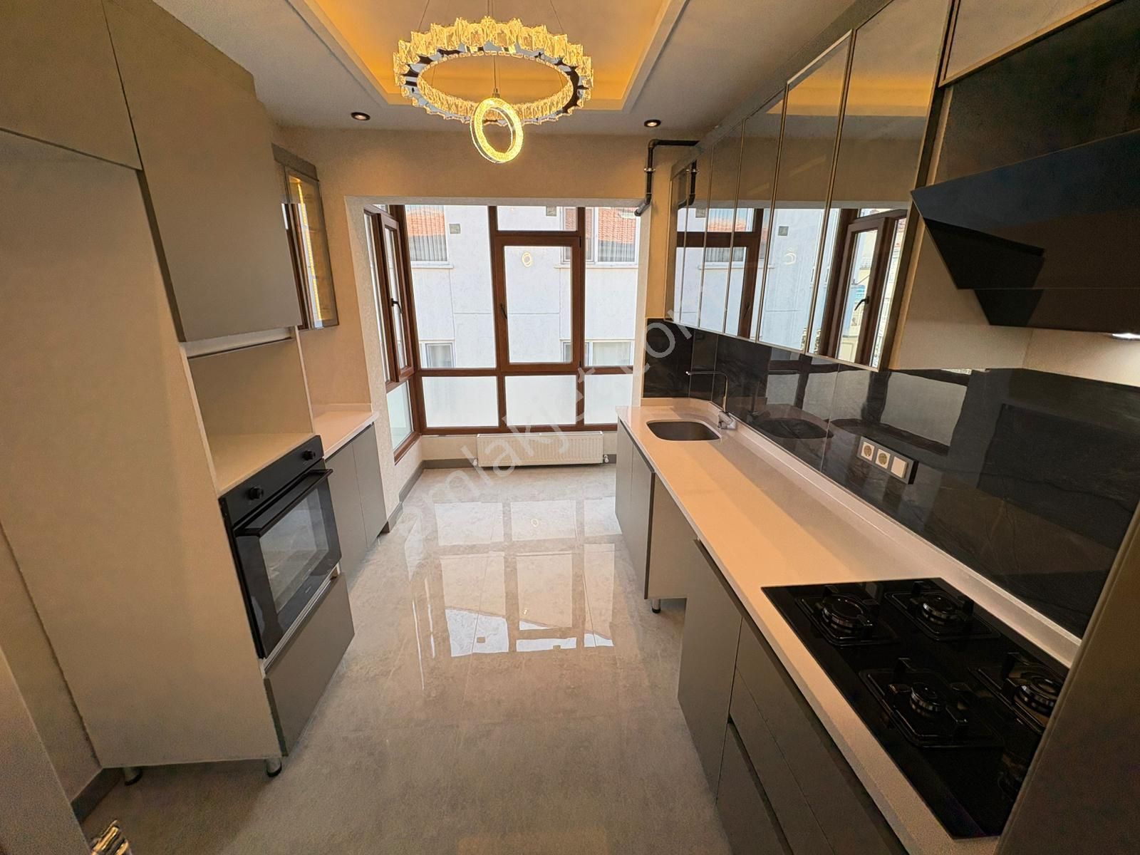 Hakim Evi Yakını 3+1+2bany Geniş Metrj Ultra Lüks Orjinal Bağmsz - Görsel 13