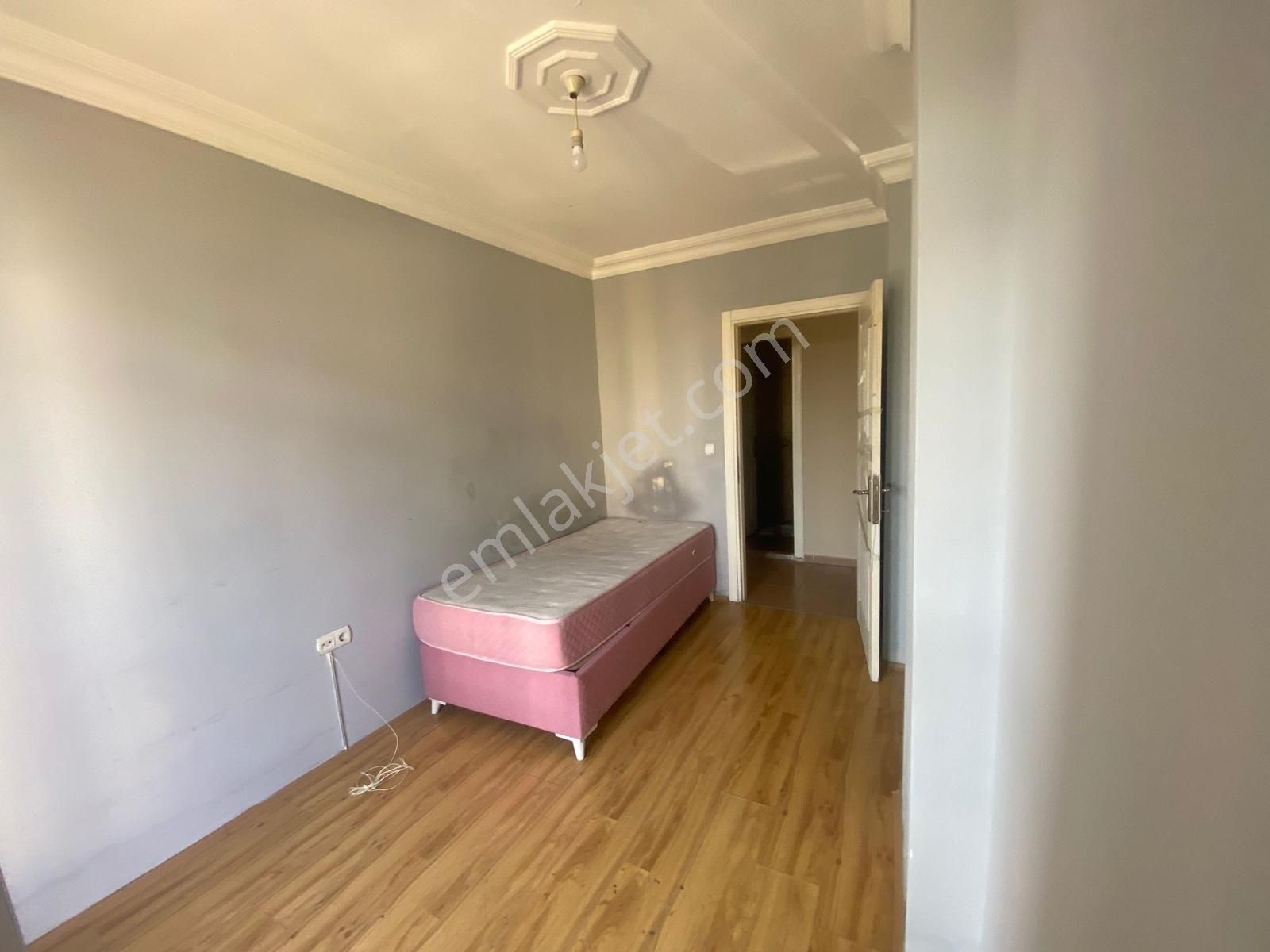 Gündoğdu Mahallesinde Kullanışlı 2+1 Daire Tramvay Yakını - Görsel 6