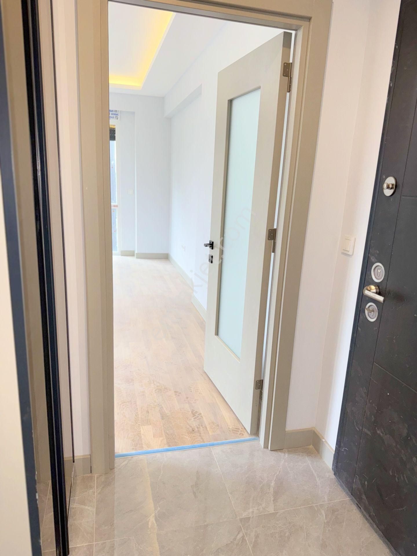 Kozyatağı Metro'ya Çok Yakın, Otoparklı Sıfır Binada 80m2, 2+1 - Görsel 30