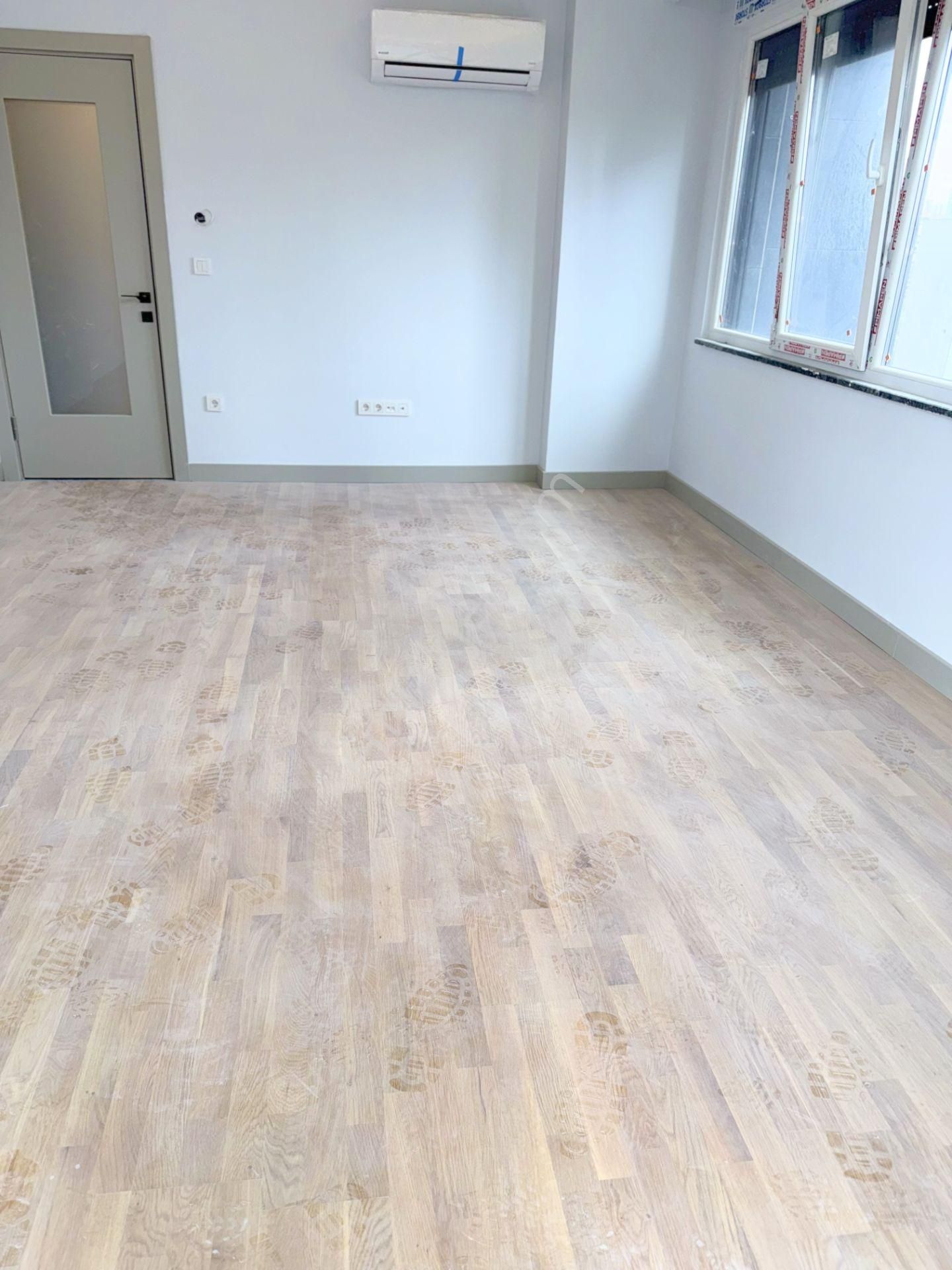 Kozyatağı Metro'ya Çok Yakın, Otoparklı Sıfır Binada 80m2, 2+1 - Görsel 10