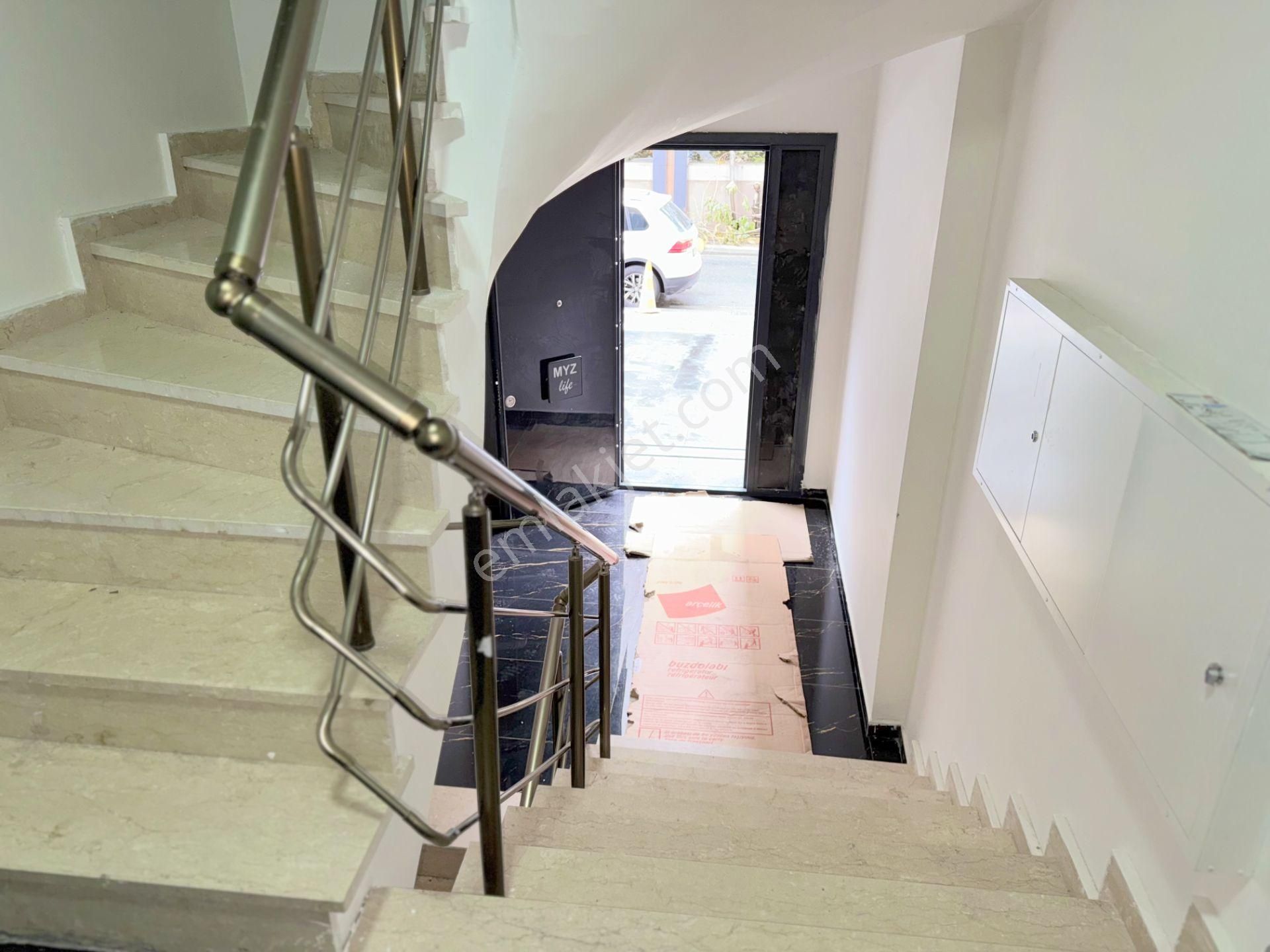 Kozyatağı Metro'ya Çok Yakın, Otoparklı Sıfır Binada 80m2, 2+1 - Görsel 31