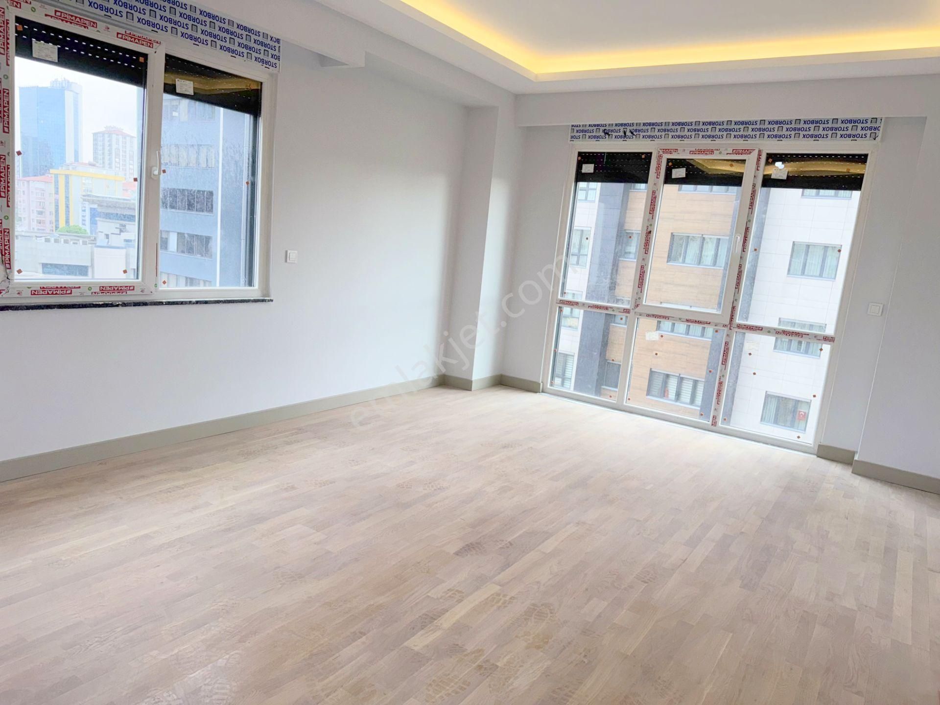 Kozyatağı Metro'ya Çok Yakın, Otoparklı Sıfır Binada 80m2, 2+1 - Görsel 8