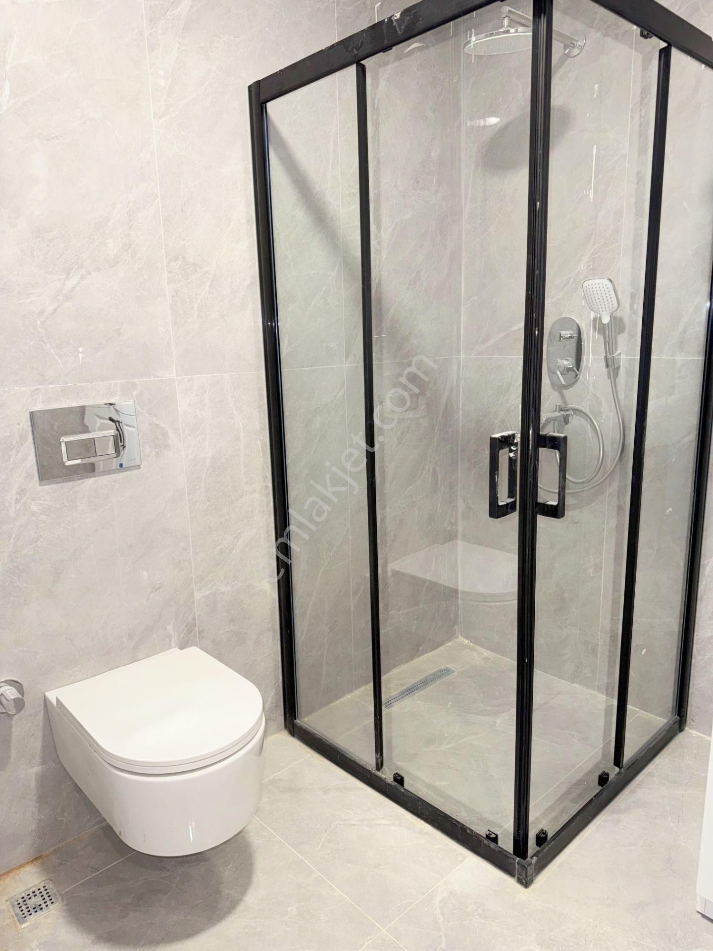 Kozyatağı Metro'ya Çok Yakın, Otoparklı Sıfır Binada 80m2, 2+1 - Görsel 23