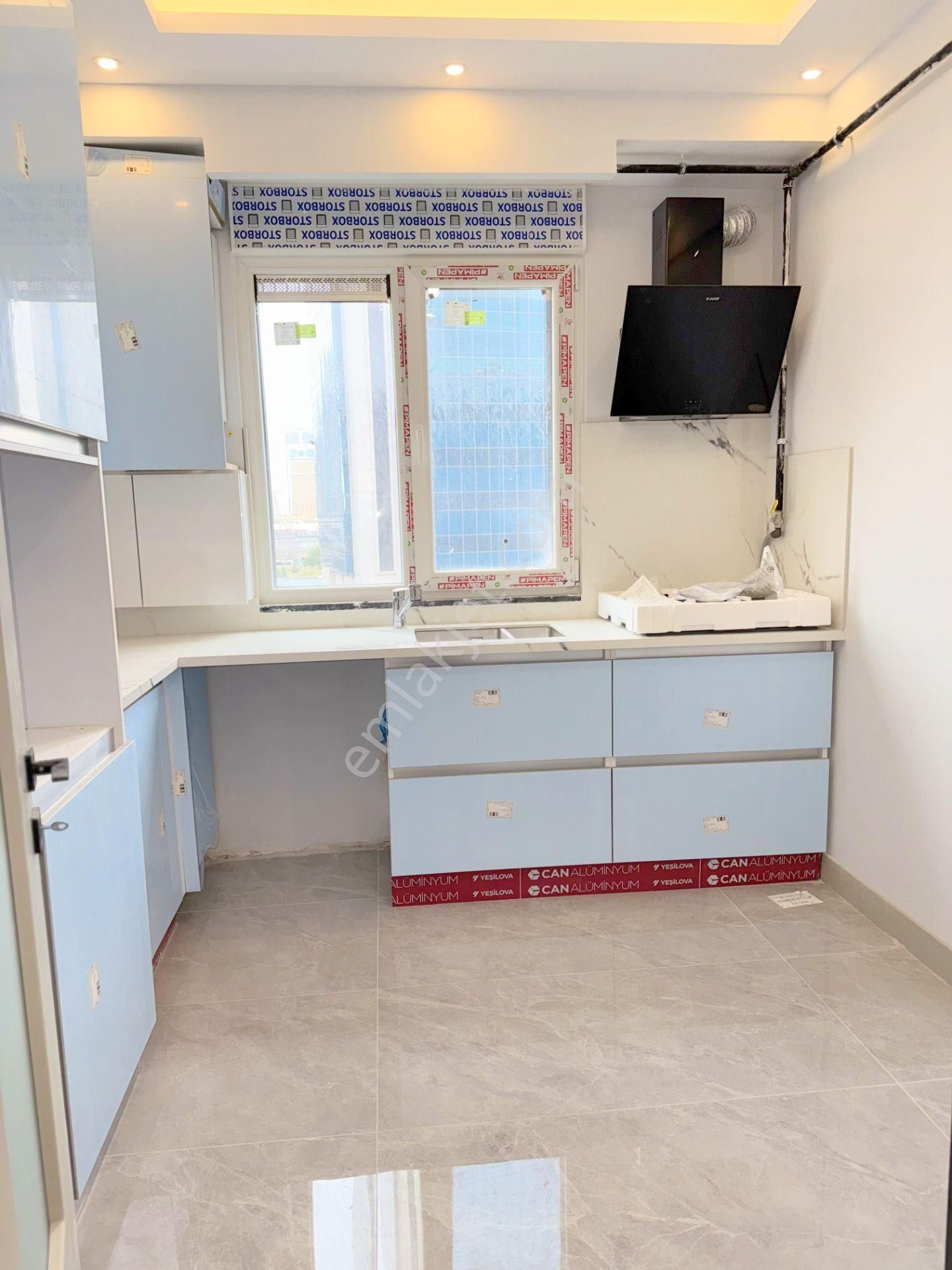 Kozyatağı Metro'ya Çok Yakın, Otoparklı Sıfır Binada 80m2, 2+1 - Görsel 15