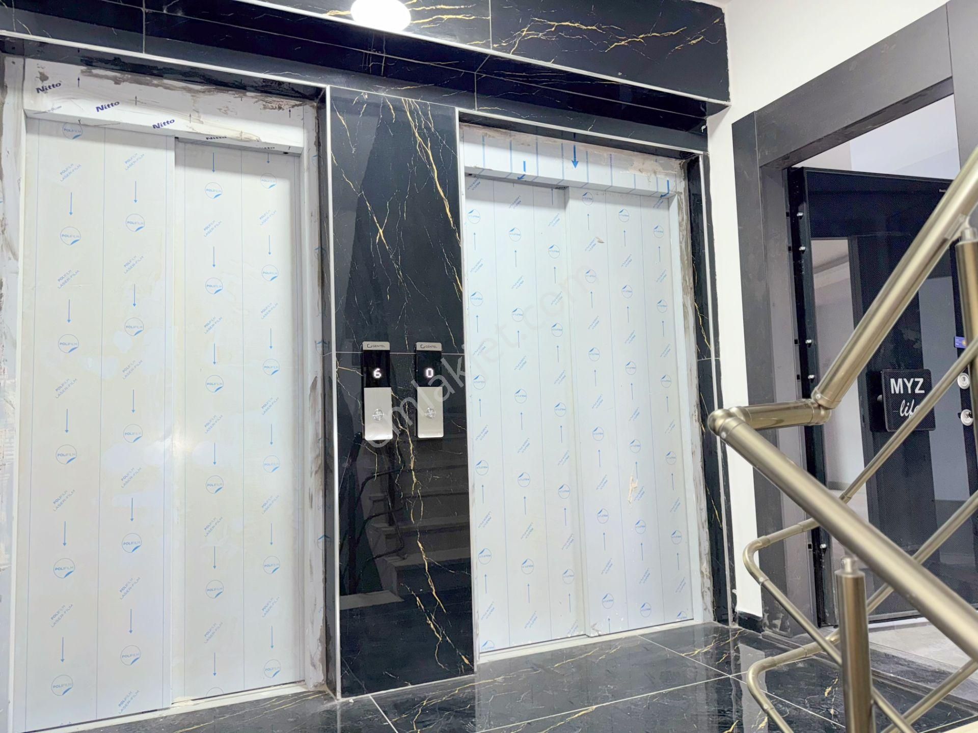 Kozyatağı Metro'ya Çok Yakın, Otoparklı Sıfır Binada 80m2, 2+1 - Görsel 5