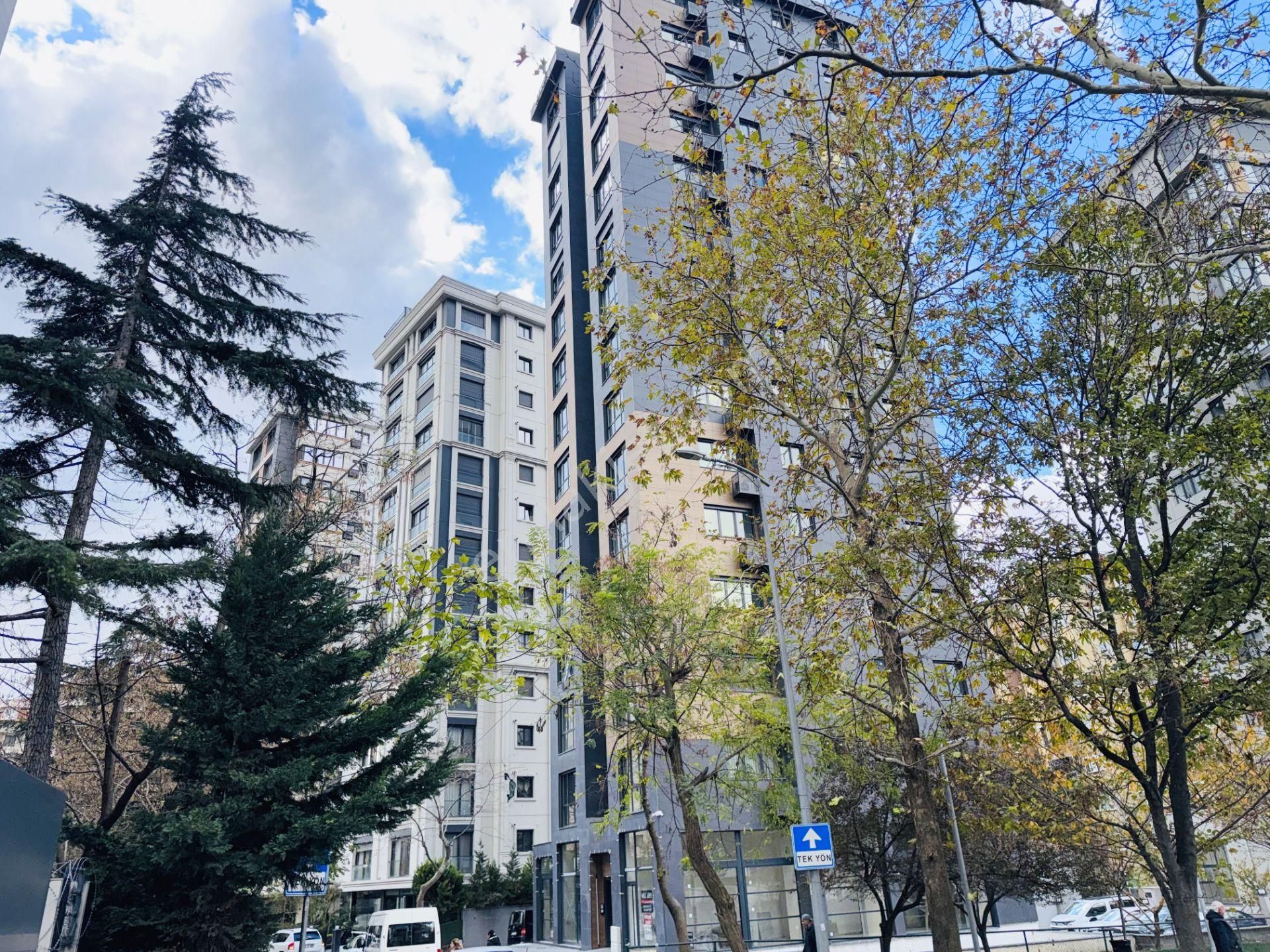 Kozyatağı Metro'ya Çok Yakın, Otoparklı Sıfır Binada 80m2, 2+1 - Görsel 33