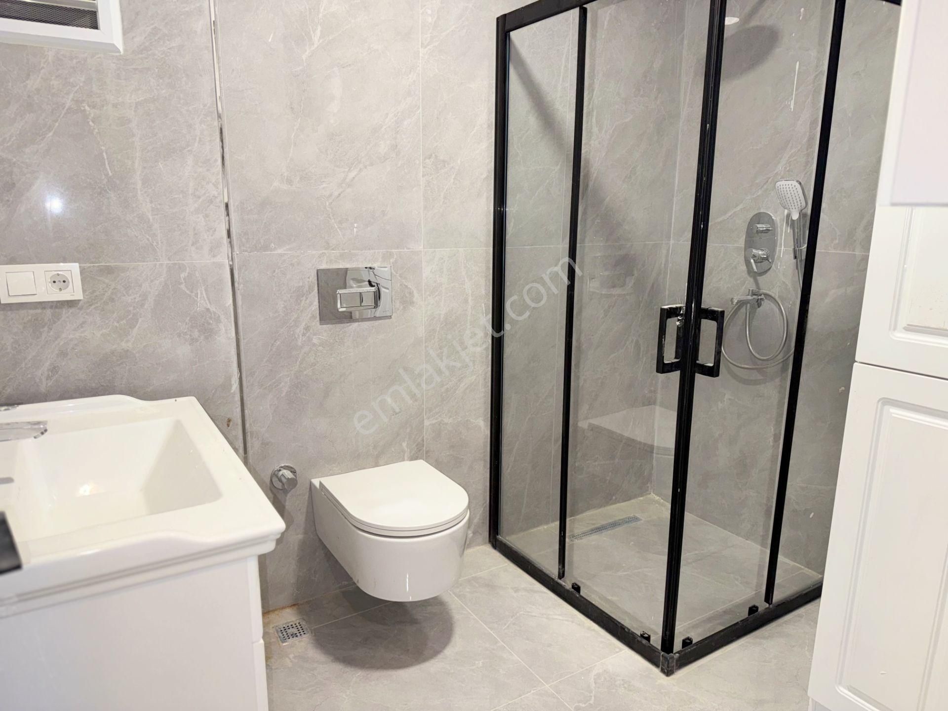 Kozyatağı Metro'ya Çok Yakın, Otoparklı Sıfır Binada 80m2, 2+1 - Görsel 21