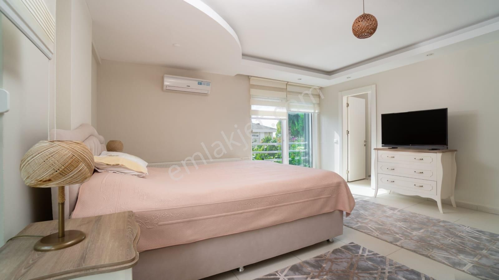 Kumluca Mavikent Karaöz Denize Sıfır Site İçinde Satılık Villa - Görsel 15