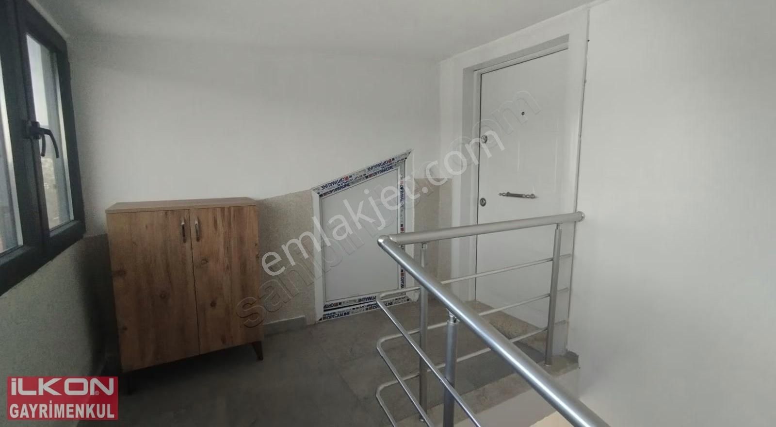 İlkon'dan Foça'da Bulvarüstü Kiralık 3+1 Eşyalı Daire - Görsel 6