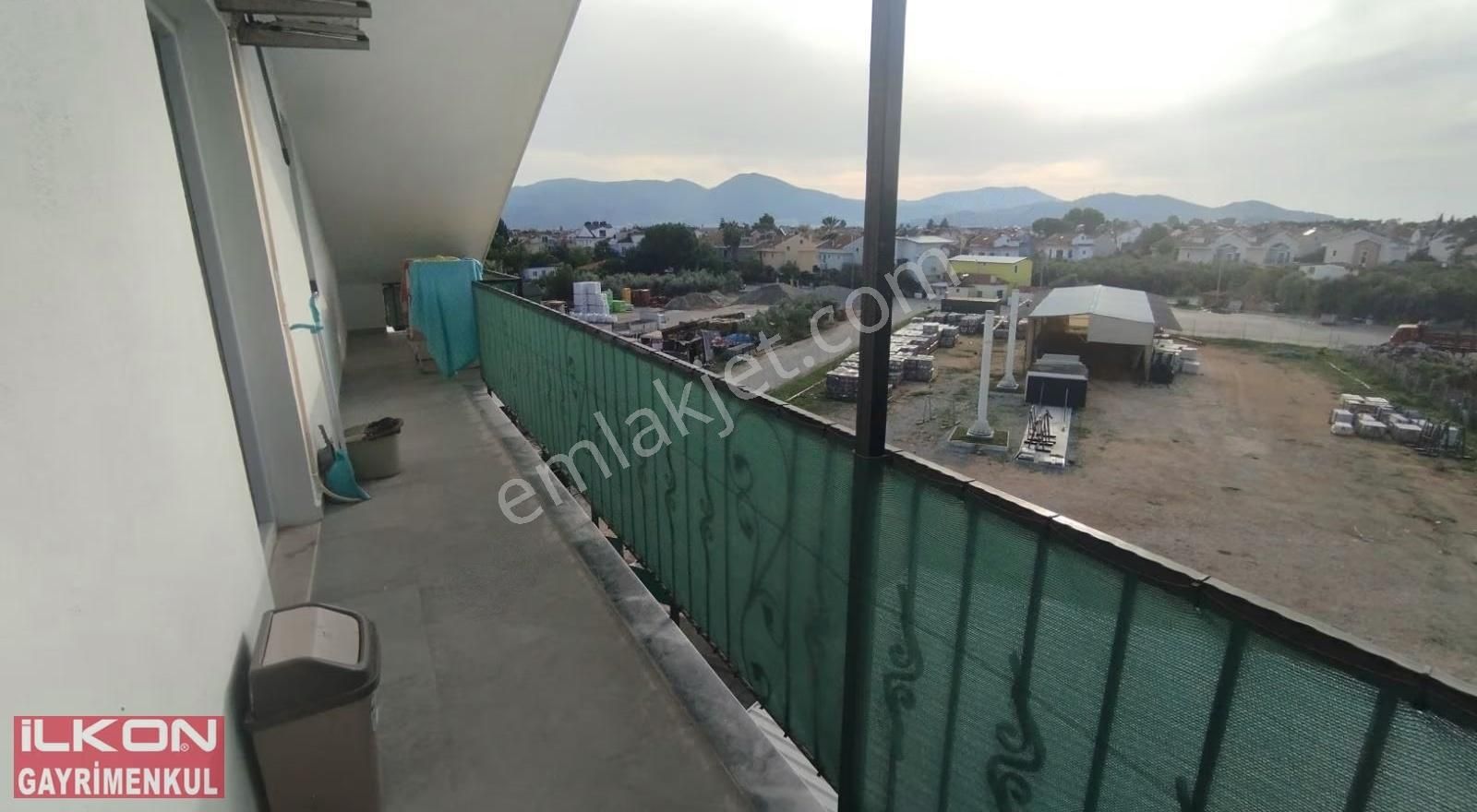 İlkon'dan Foça'da Bulvarüstü Kiralık 3+1 Eşyalı Daire - Görsel 4