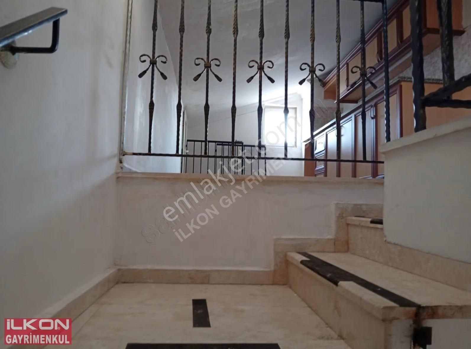 İlkon'dan Foça'da Havuzlu Sitede Satılık 3+1 Çatı Dubleks Daire - Görsel 13