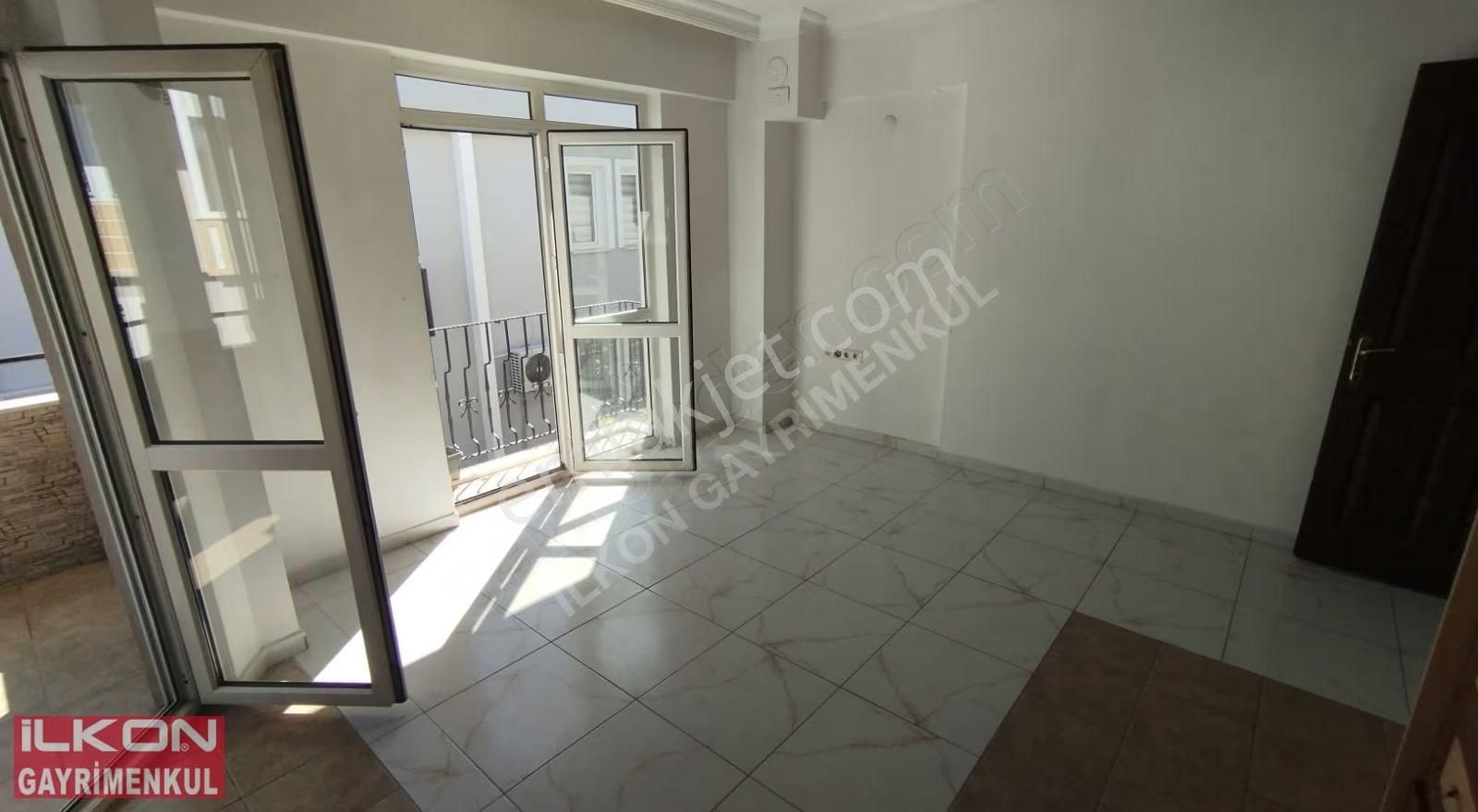 İlkon'dan Foça'da Havuzlu Sitede Satılık 3+1 Çatı Dubleks Daire - Görsel 2