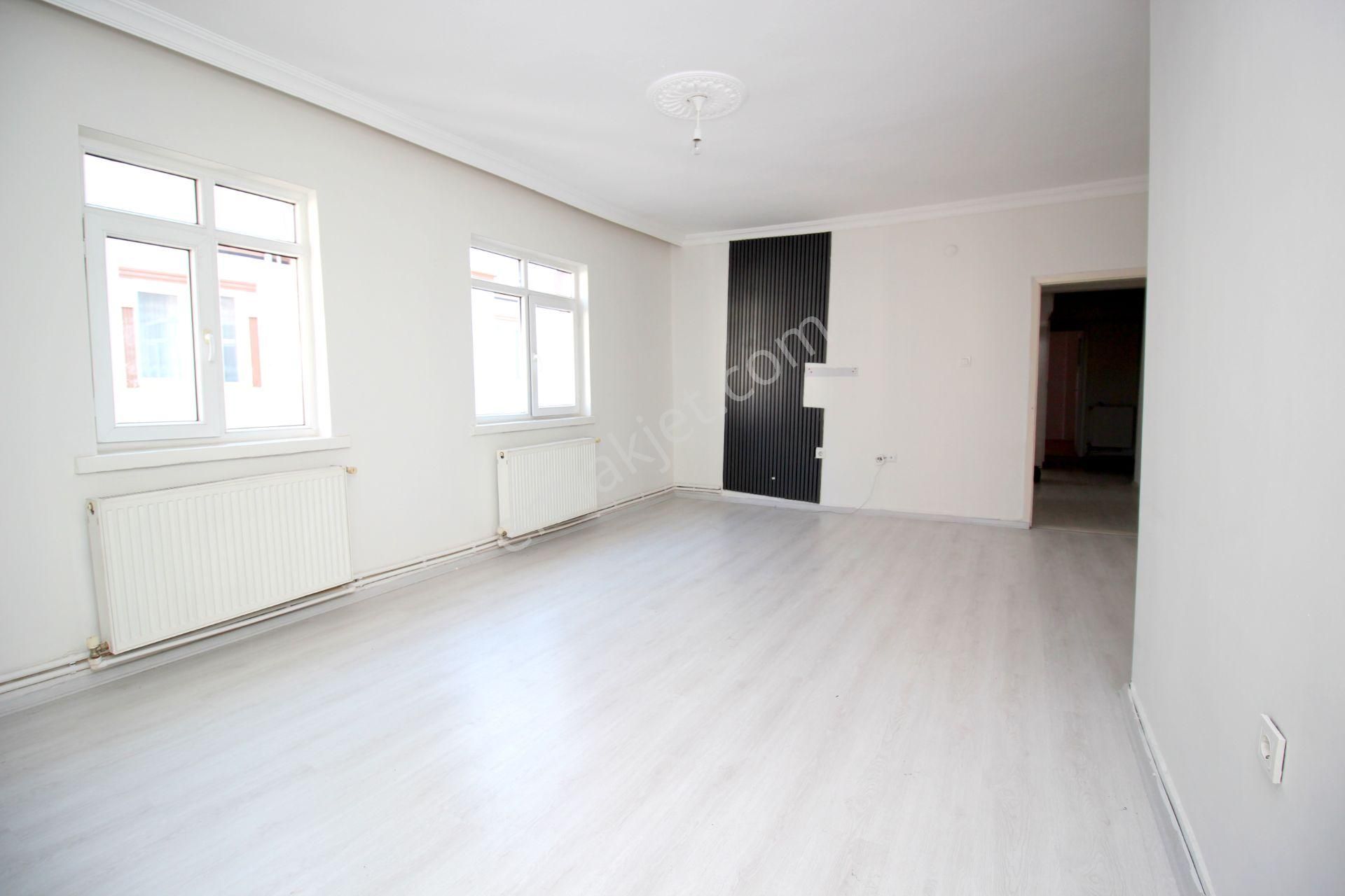 Emre Emlaktan Mareşal Çakmakta Yapılı Oturuma Hazır Masrafsız **boş** Satılık 3+1 Daire - Görsel 8