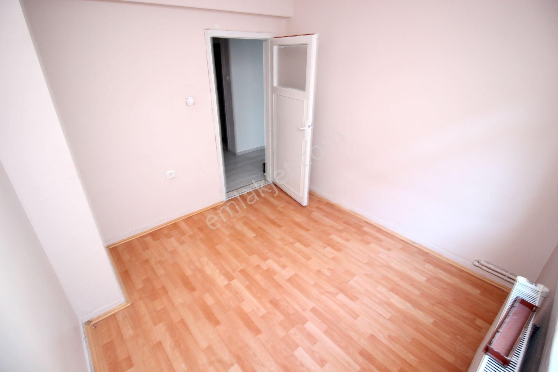 Emre Emlaktan Mareşal Çakmakta Yapılı Oturuma Hazır Masrafsız **boş** Satılık 3+1 Daire - Görsel 14