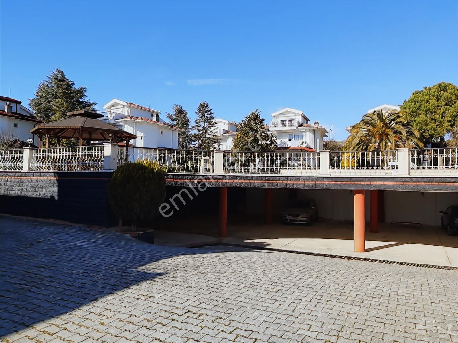 Büyükçekmece'de 6+1 Triblex Villa Deniz Manzaralı Havuzlu Site - Görsel 13