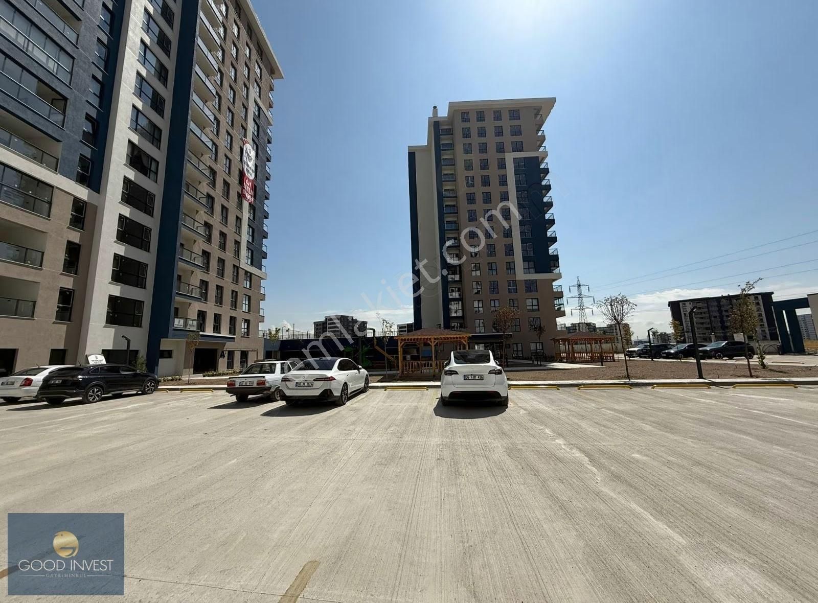 Cumhuriyet Mahallesinde Taşkent Safir De Kiralık 4+1