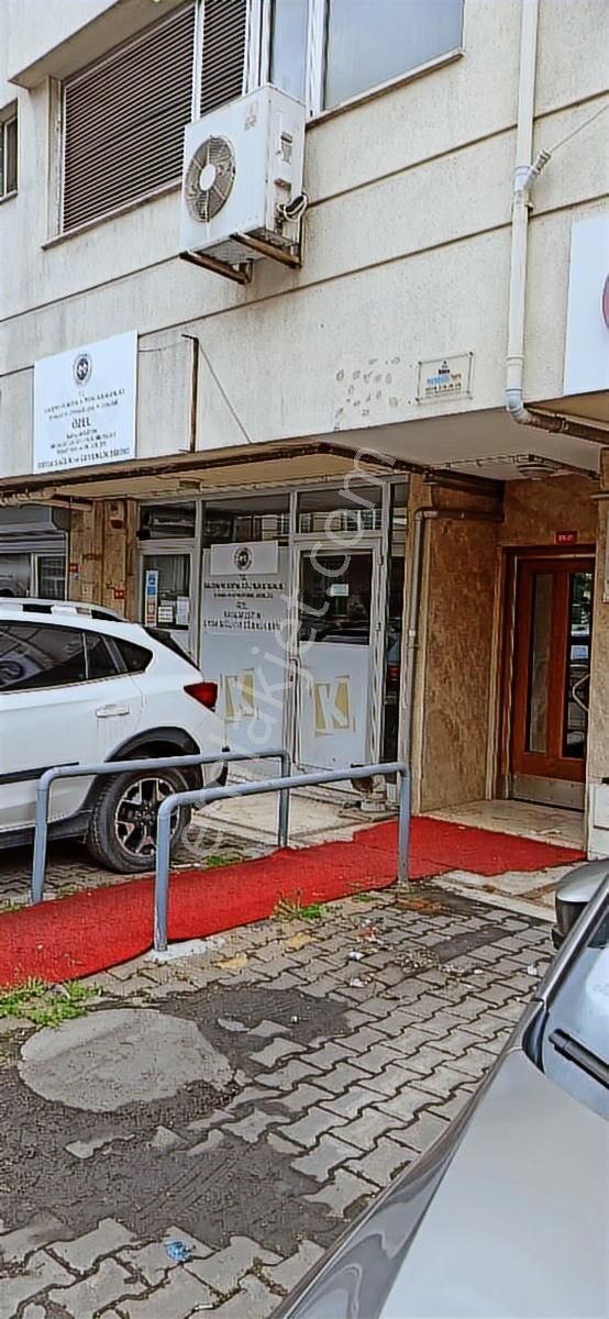 Ümraniye Çakmak Armağanevlerde İskinin Yanında Depolu Dükkan - Görsel 5