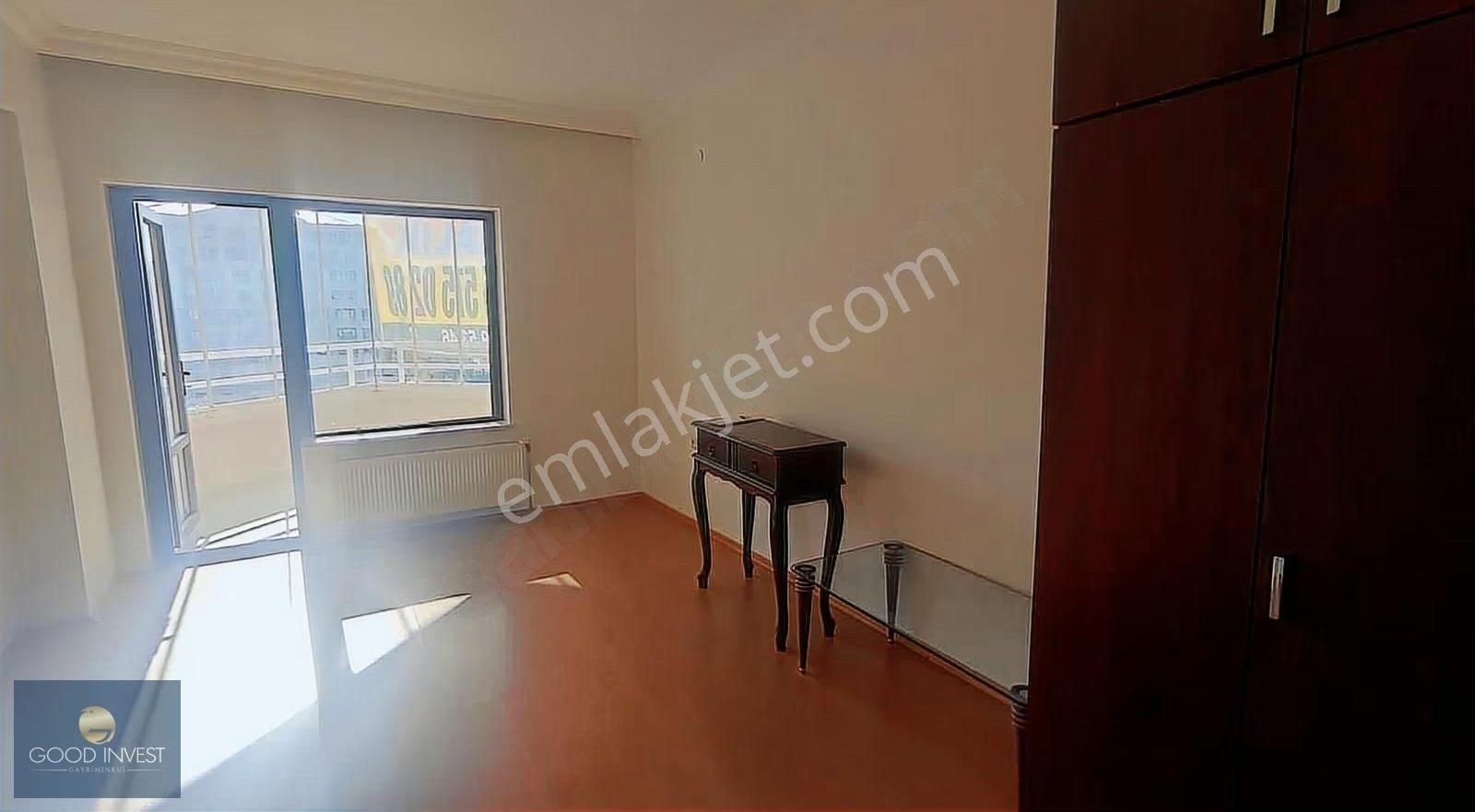 Çukurambar Marketler Bölgesinde Kiralık Oturma Hazır 4+1 Daire - Görsel 3