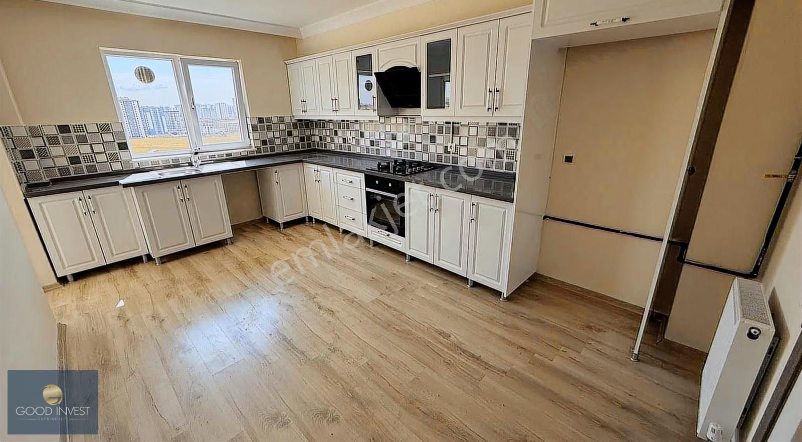 Susuz'da Ara Kat Geniş 4+1 Satılık Daire - Görsel 15