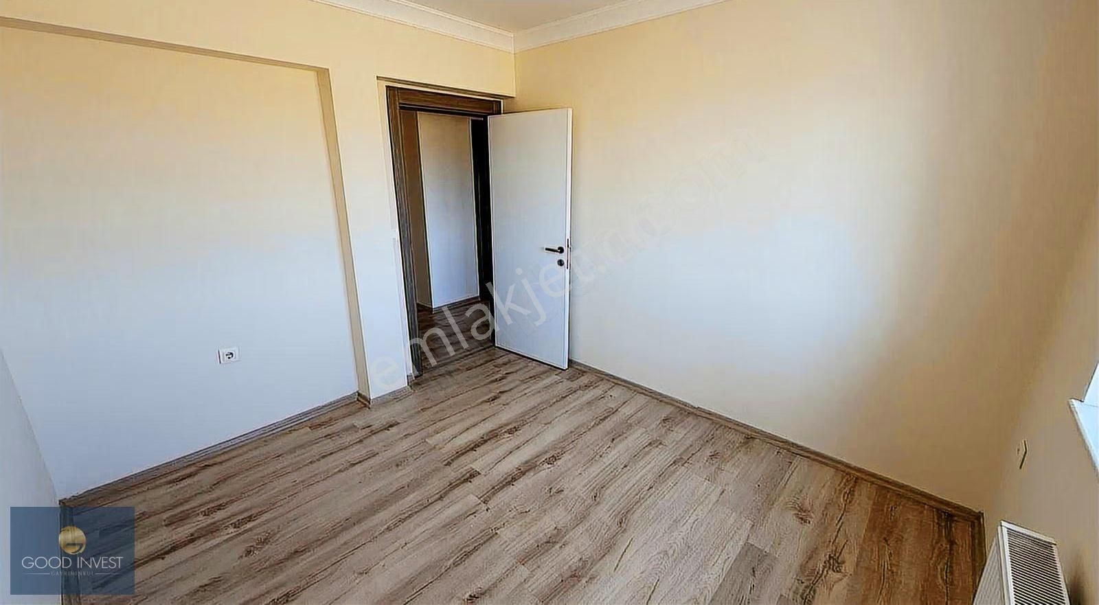 Susuz'da Ara Kat Geniş 4+1 Satılık Daire - Görsel 4