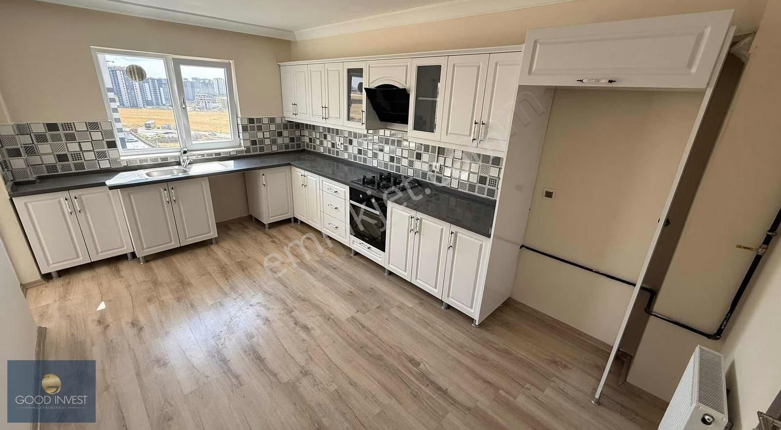 Susuz'da Ara Kat Geniş 4+1 Satılık Daire - Görsel 16