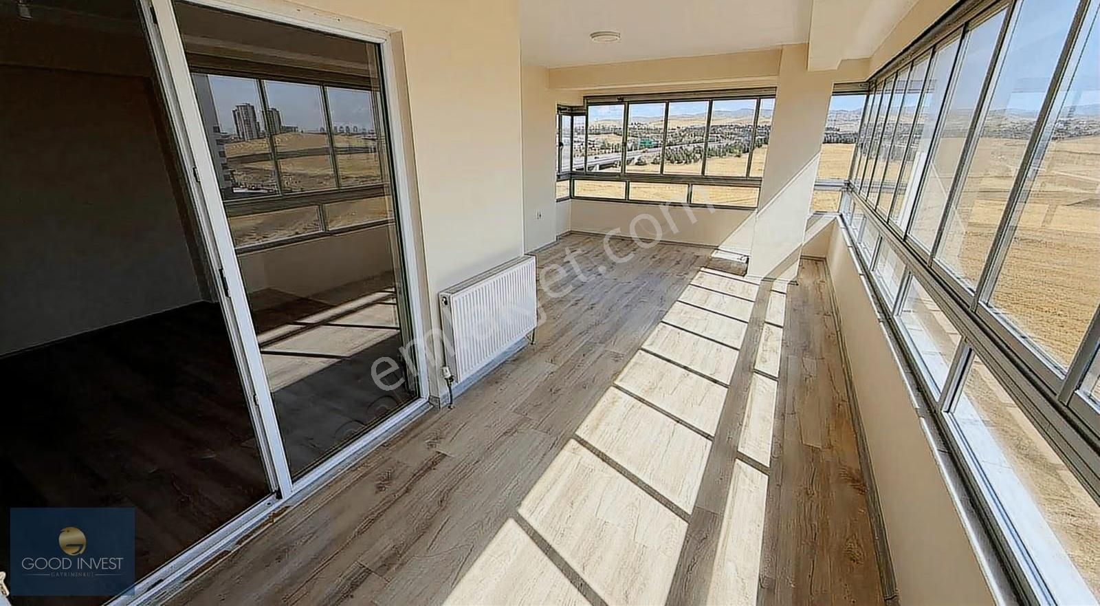 Susuz'da Ara Kat Geniş 4+1 Satılık Daire