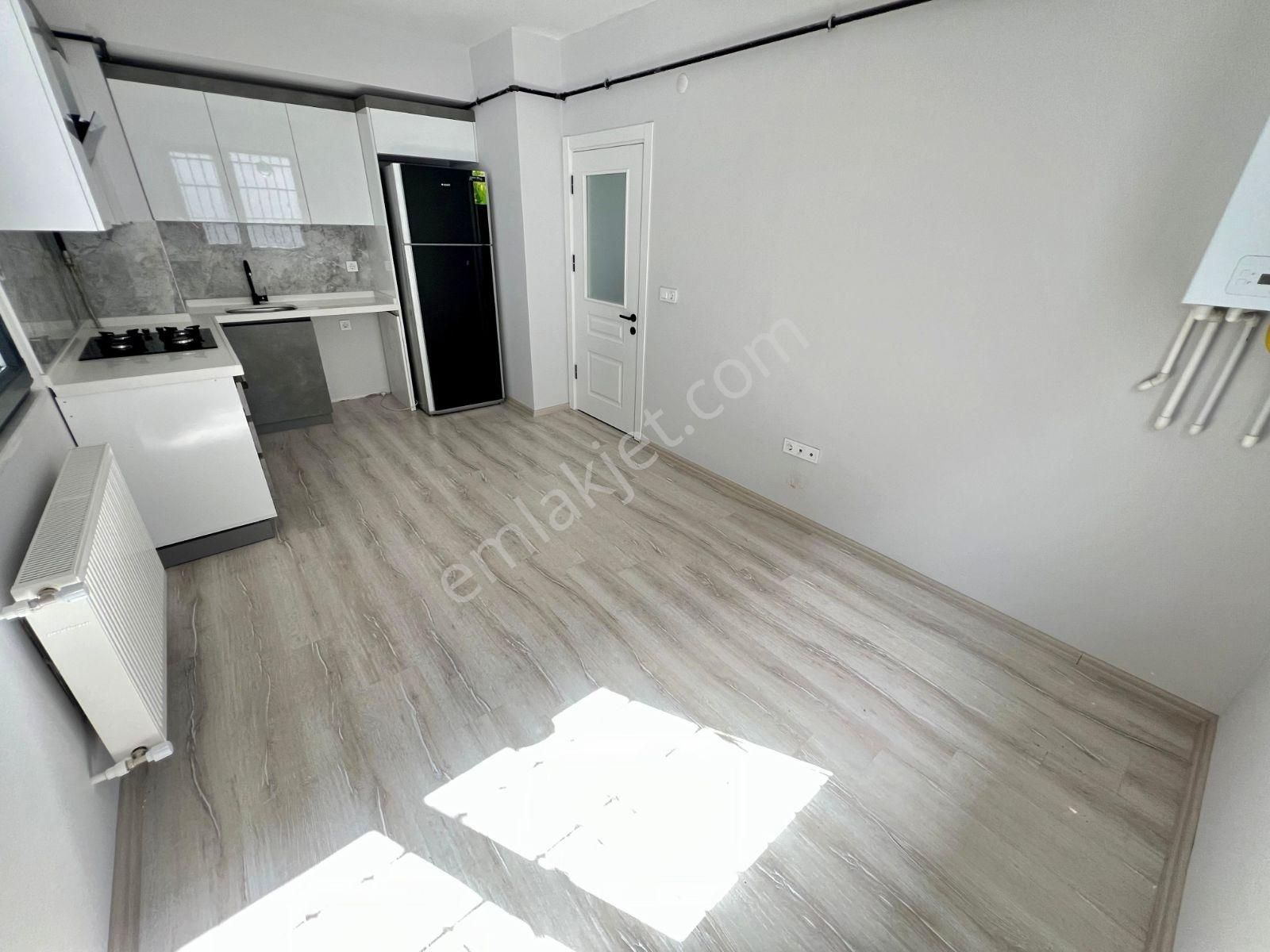 Ümraniye Çamlık Mah. İkbal Cad. Yakın Giriş 2+1