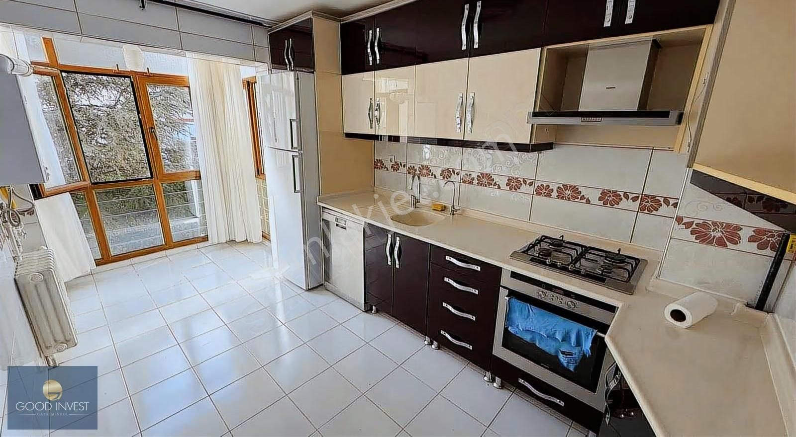 Fırsat !!! Full Yapılı 3+1 Merkezi Sistem Ara Kat Önü Açık