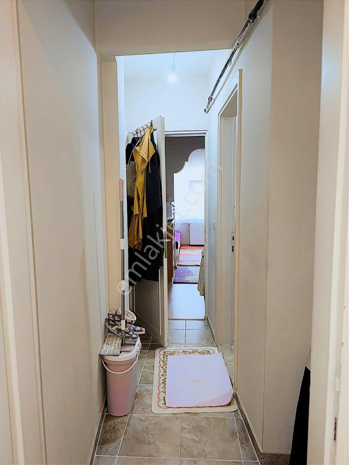 Şehremini'de 2. Kat 1+1 65 M2 Doğalgaz Kombili Krediye Uygun - Görsel 2