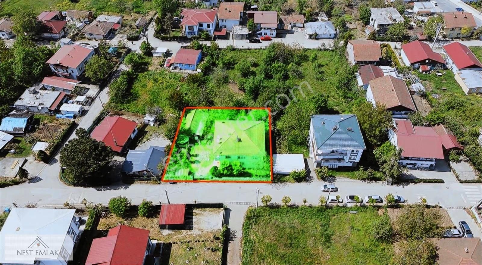 728 M2 Arsa İçünde 2 Katlı Bina