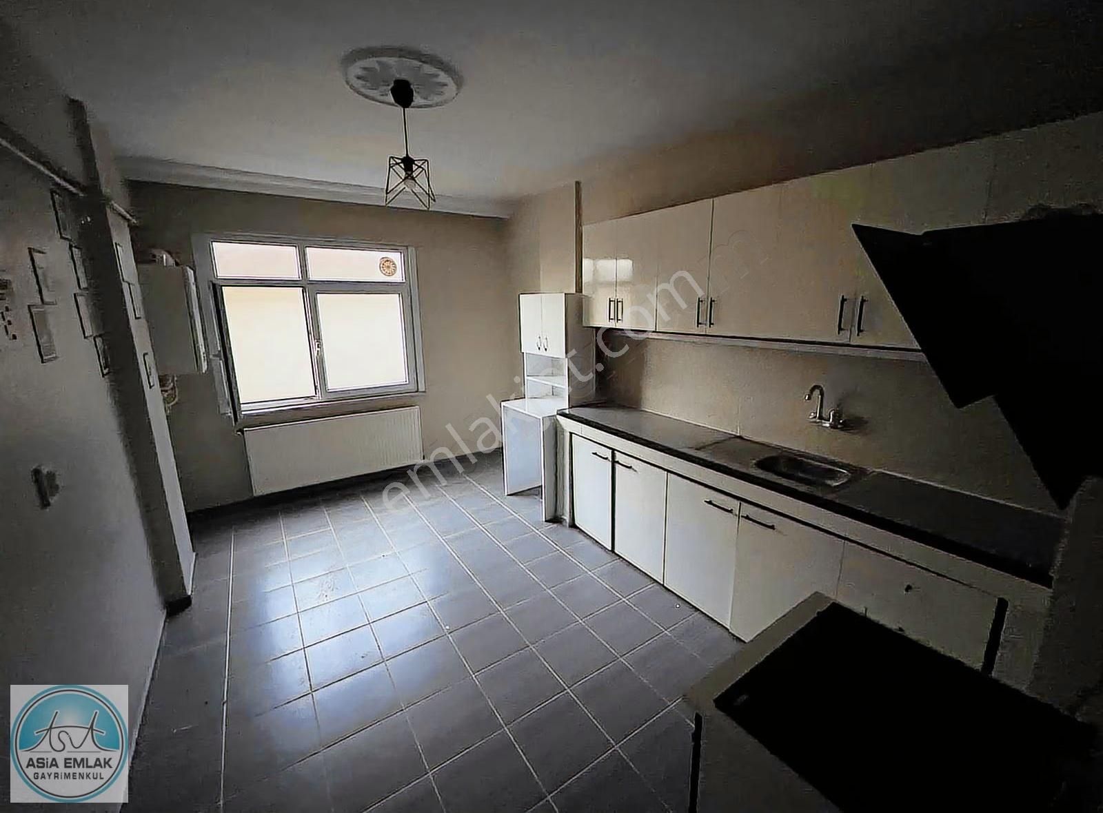 Asia Dan Çamçeşme Mahallesinde 2+1 Balkonlu Geniş Kiralık Daire - Görsel 3